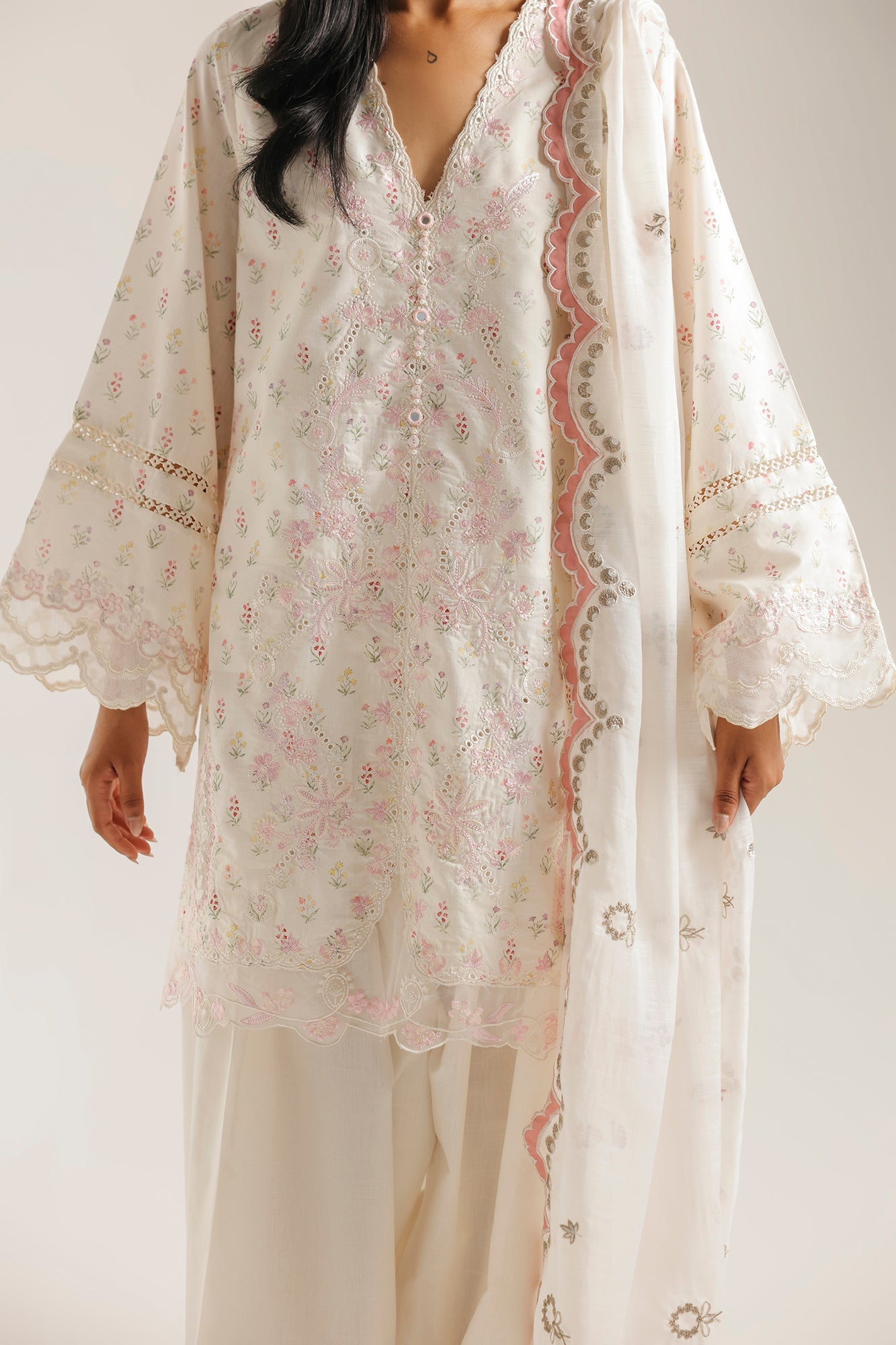 EMBROIDERED SUIT (E4496/103/003)