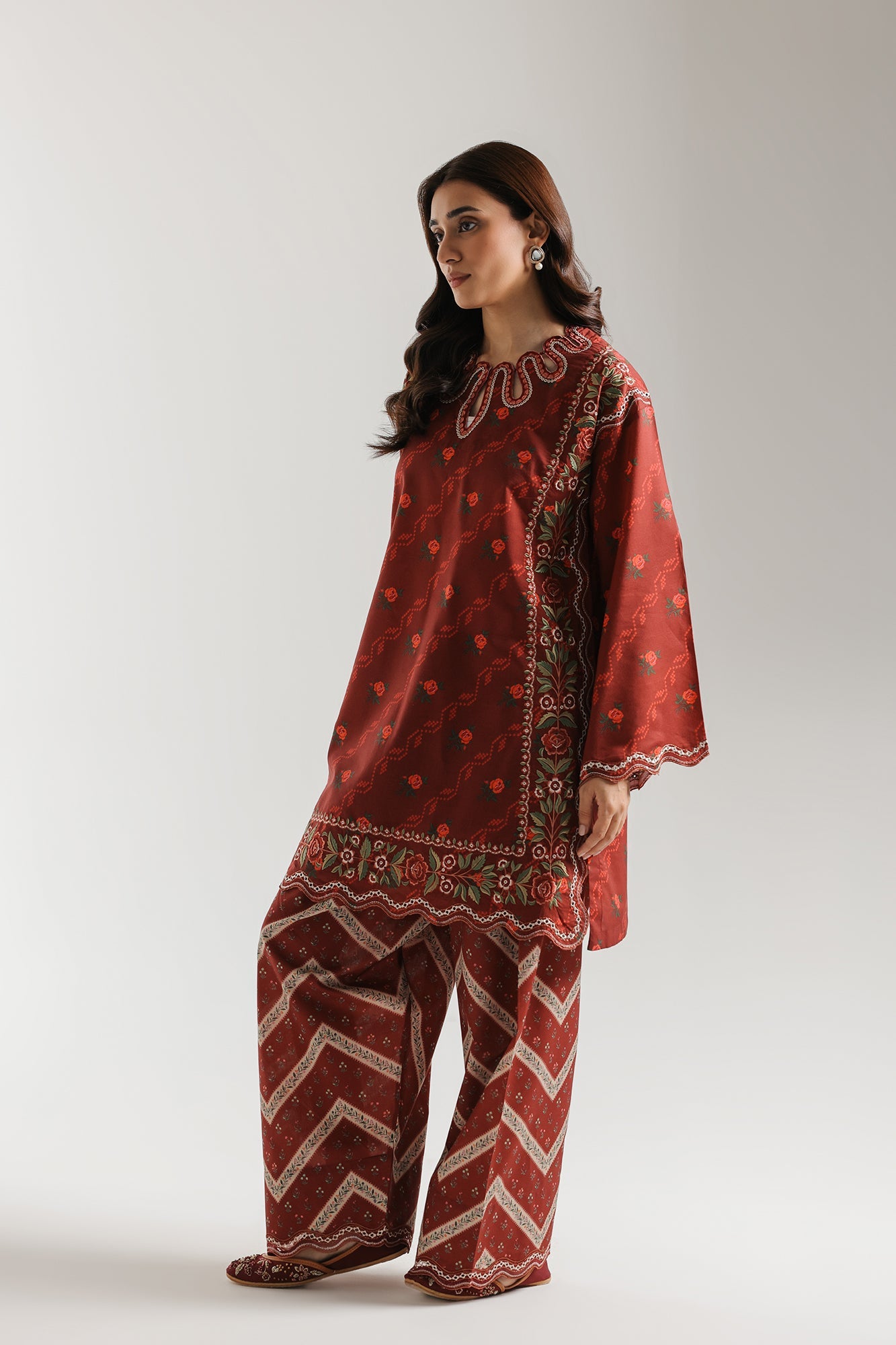 EMBROIDERED SUIT (E4504/103/305)