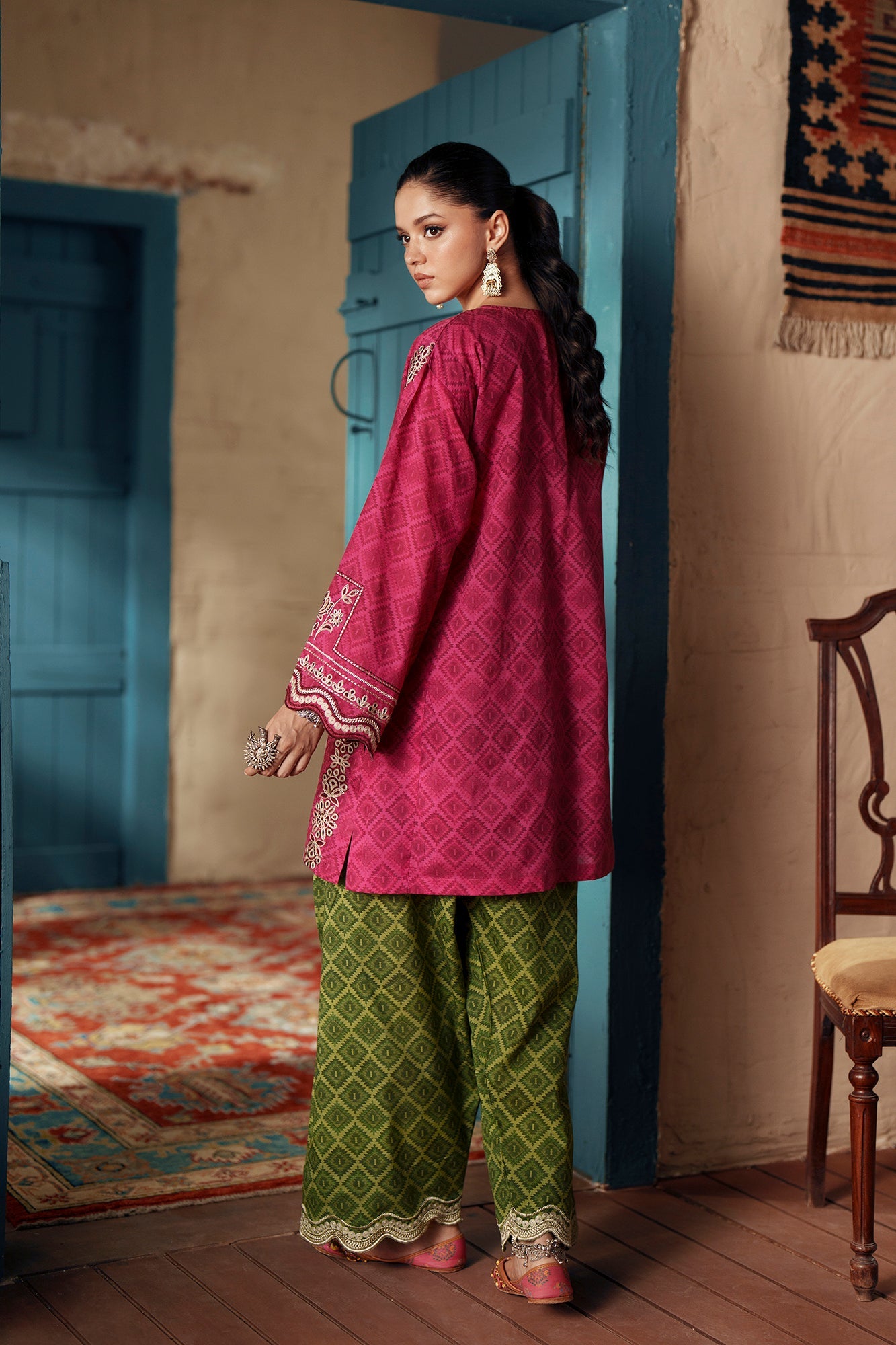 EMBROIDERED SUIT (E4507/103/405)