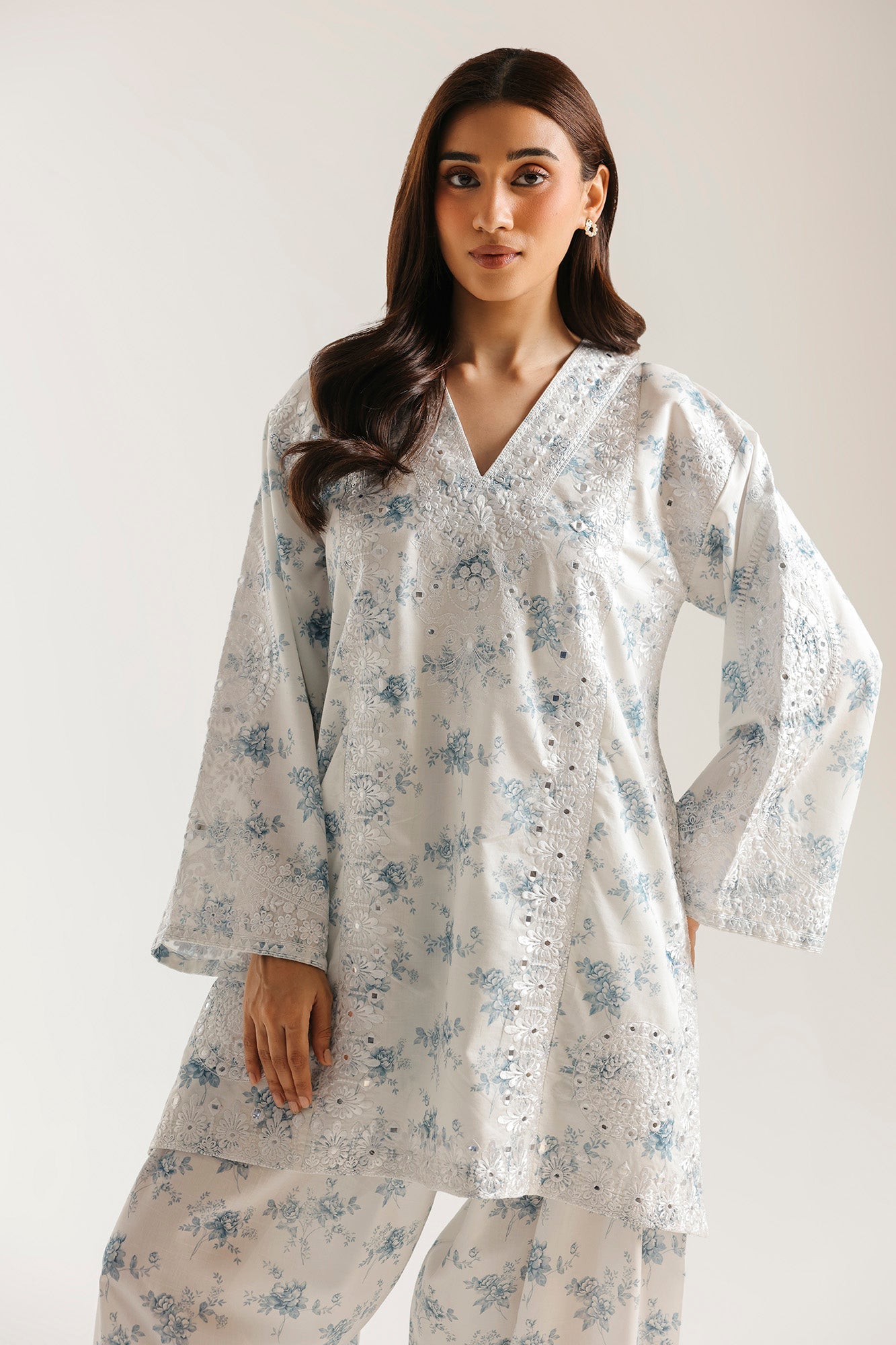 EMBROIDERED SUIT (E4509/103/003)