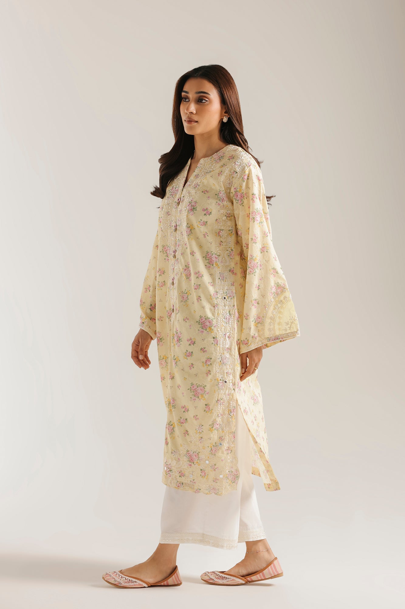 EMBROIDERED SUIT (E4514/103/408)