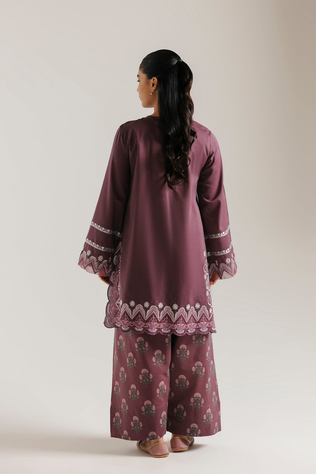 EMBROIDERED SUIT (E4517/103/516)