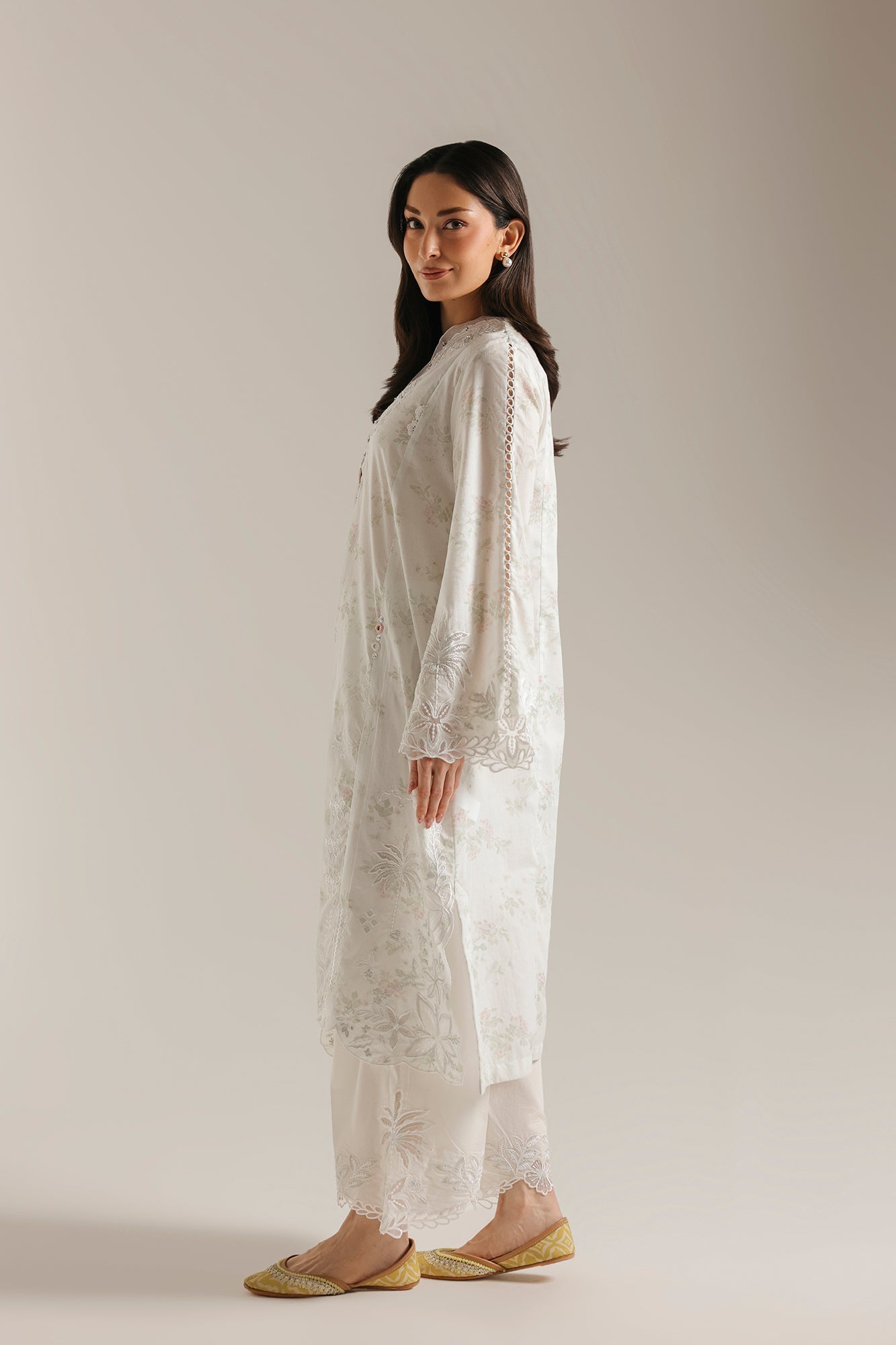EMBROIDERED SUIT (E4530/103/002)