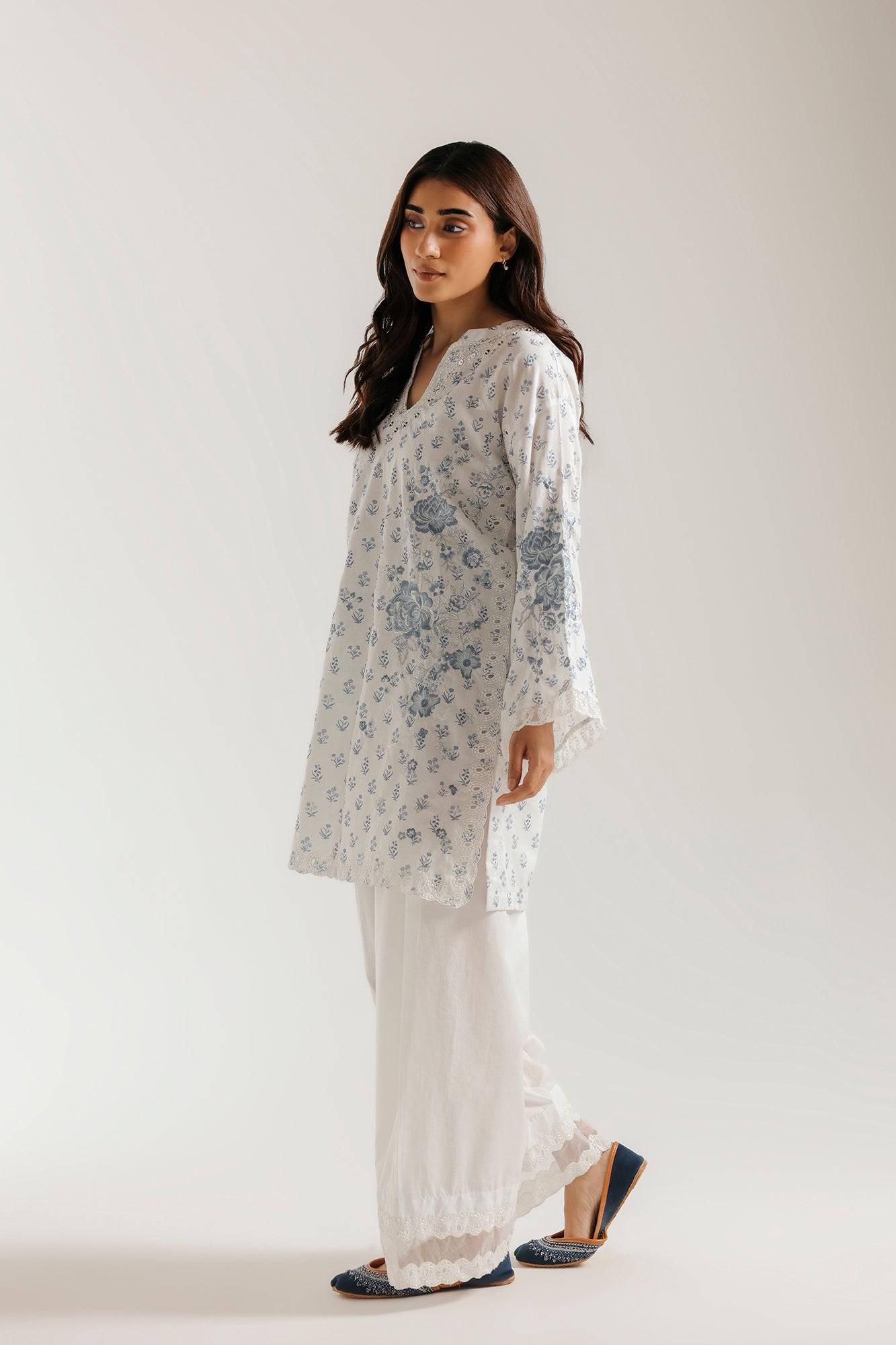 EMBROIDERED SUIT (E4531/103/003)