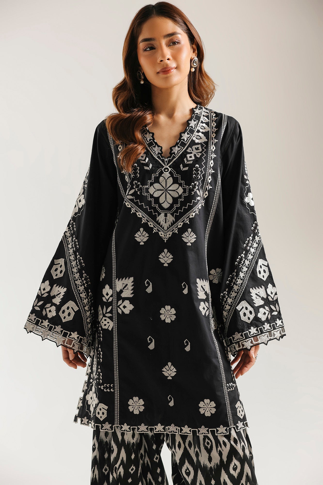 https://cdn.shopify.com/s/files/1/2290/7917/files/E4537-103-902_4.jpg?v=1778566086