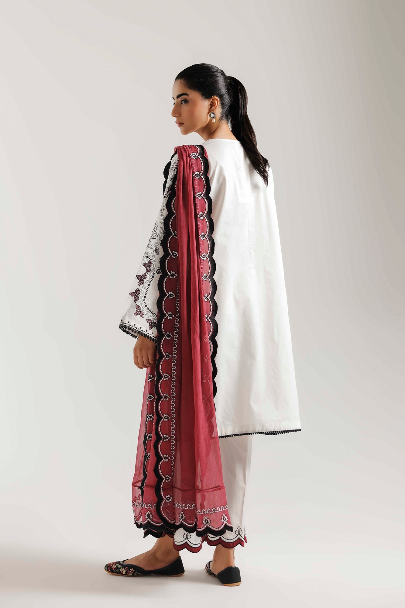 EMBROIDERED SUIT (E4543/103/003)