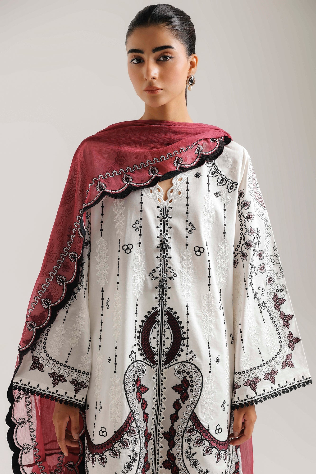 EMBROIDERED SUIT (E4543/103/003)