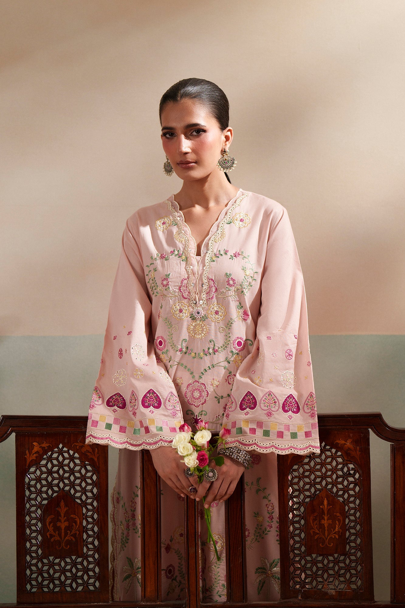 EMBROIDERED SUIT (E4547/103/328)