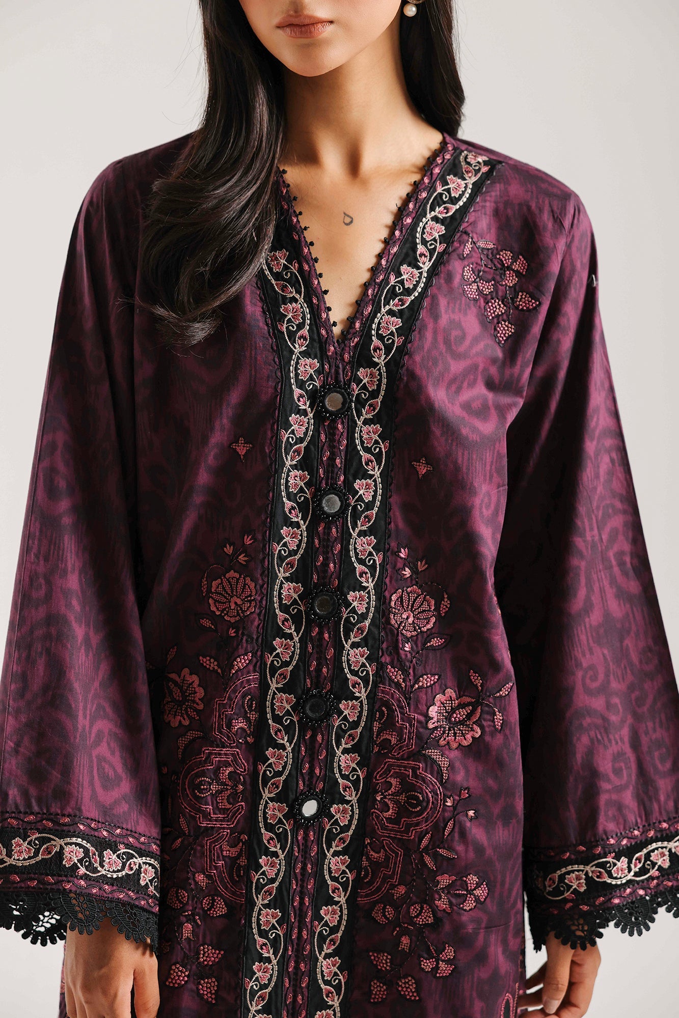 EMBROIDERED SUIT (E4548/103/516)
