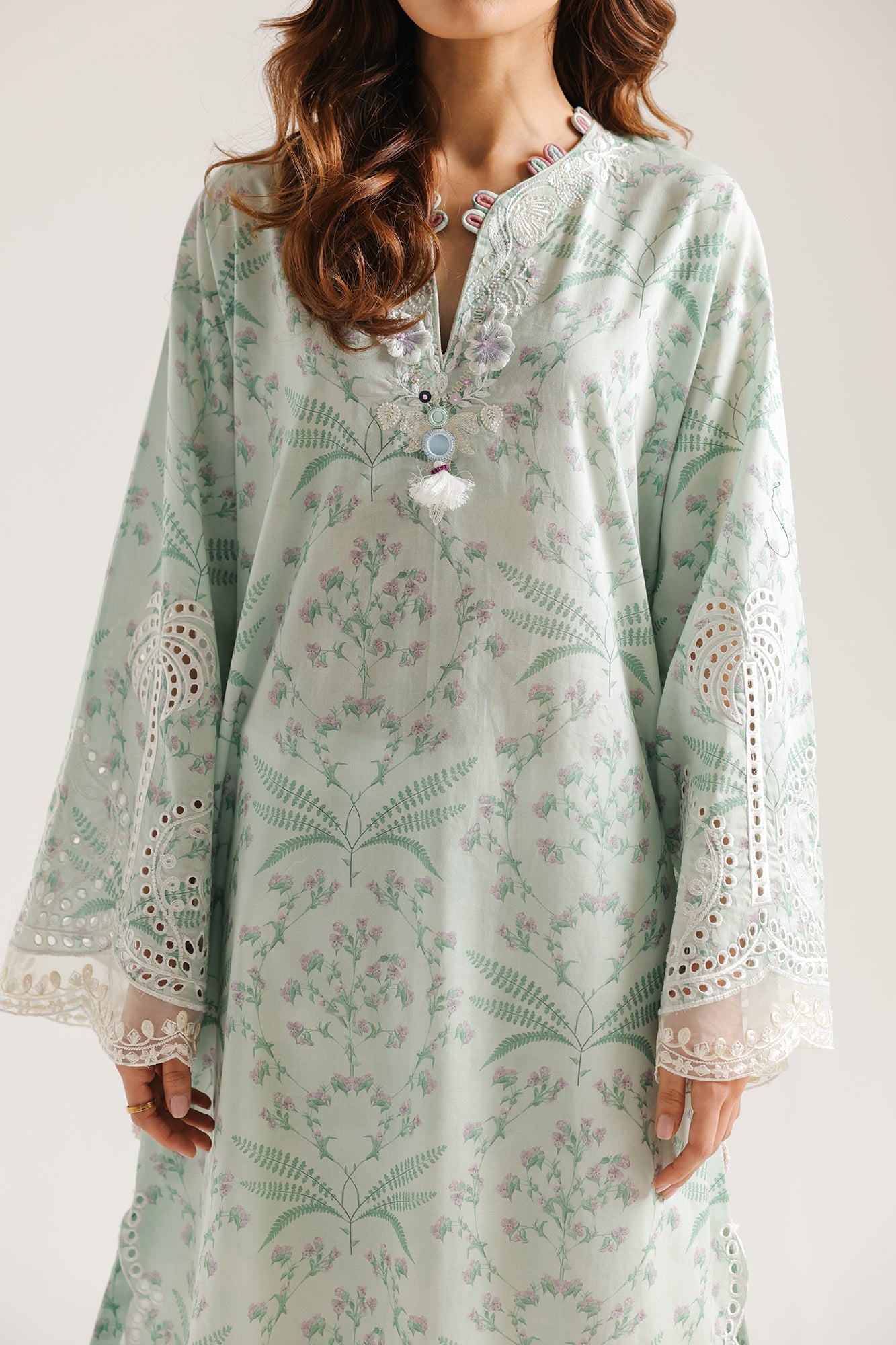 EMBROIDERED SUIT (E4549/103/720)