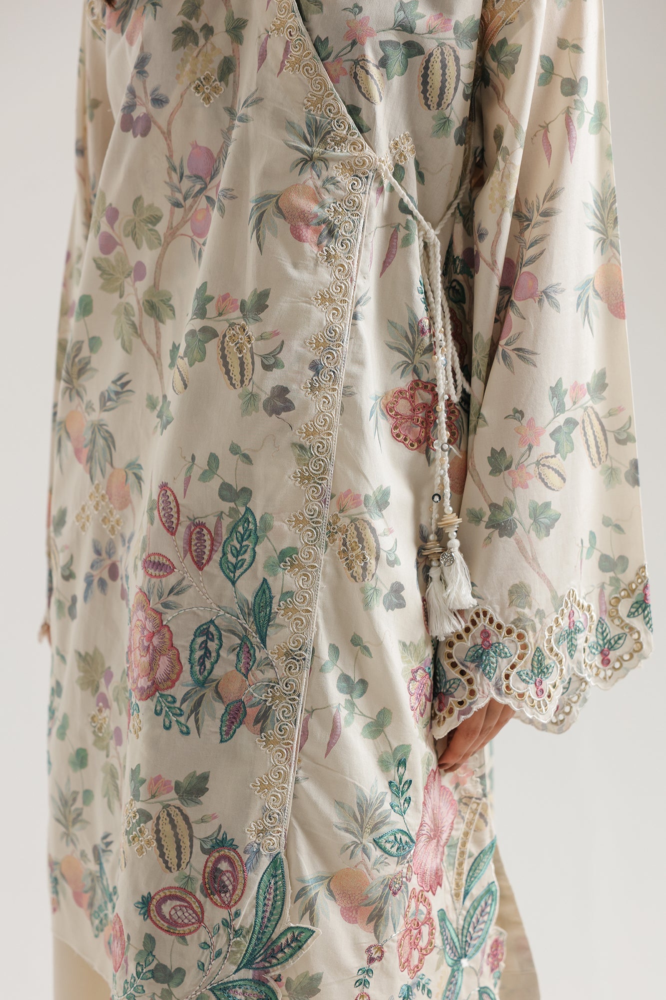 EMBROIDERED SUIT (E4553/103/003)