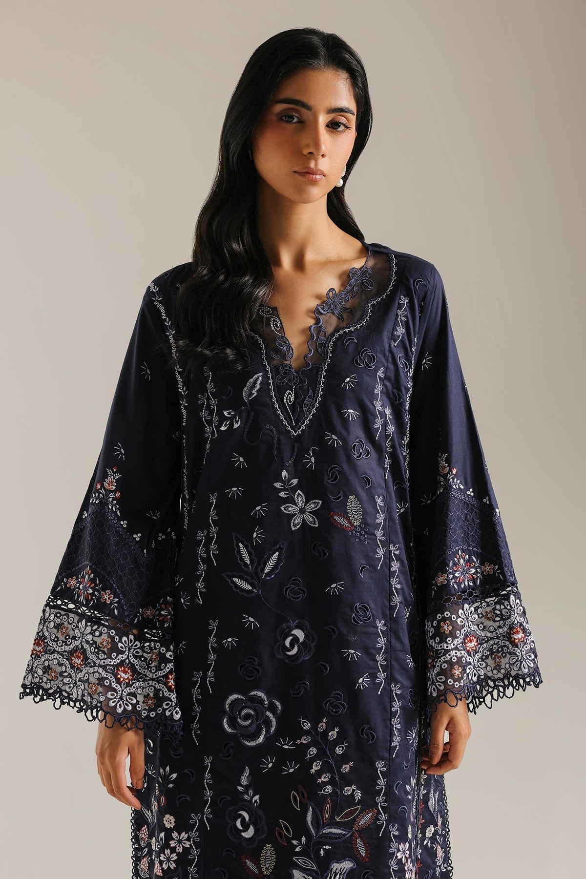 EMBROIDERED SUIT (E4612/103/618)