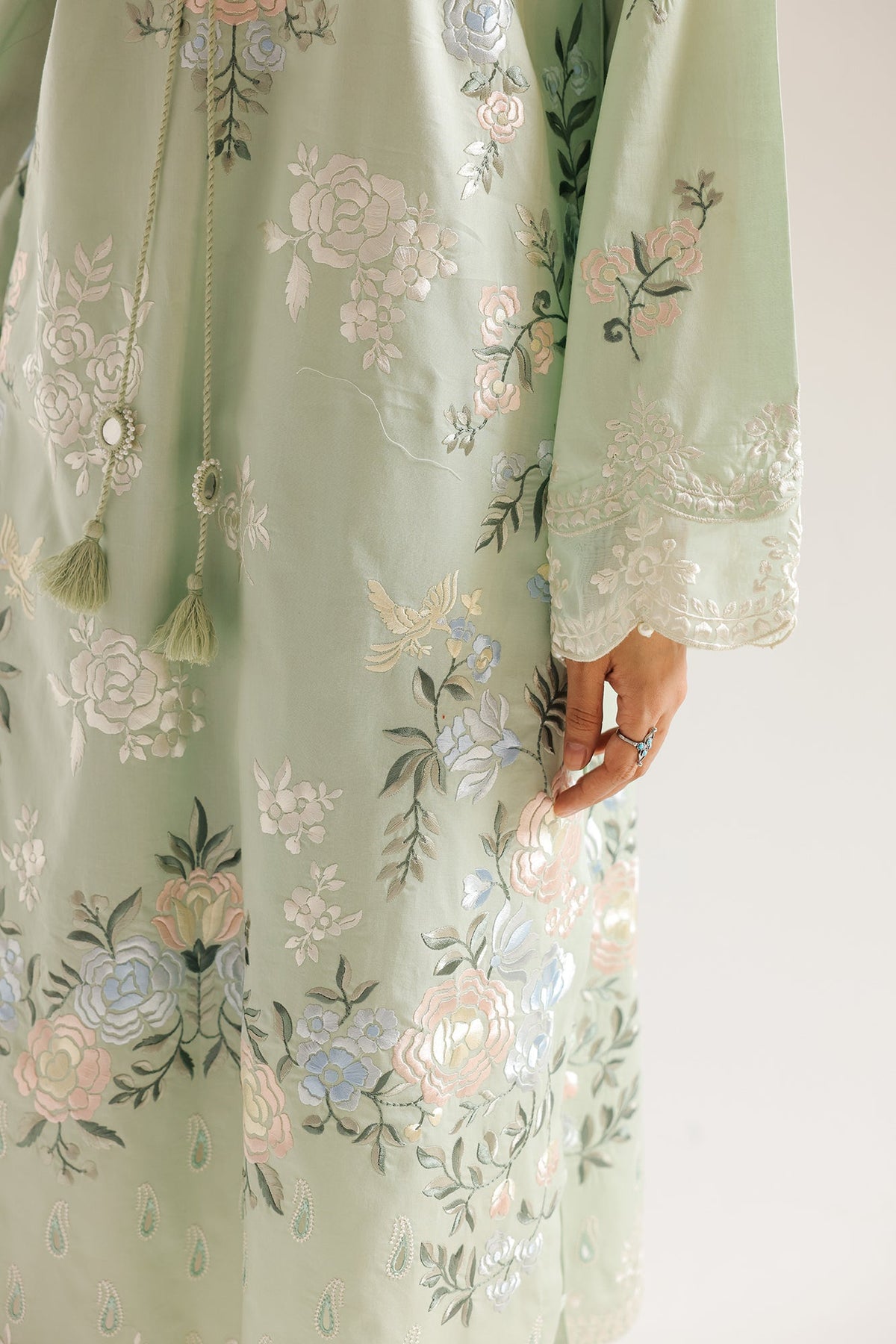 EMBROIDERED SUIT (E4613/103/709)