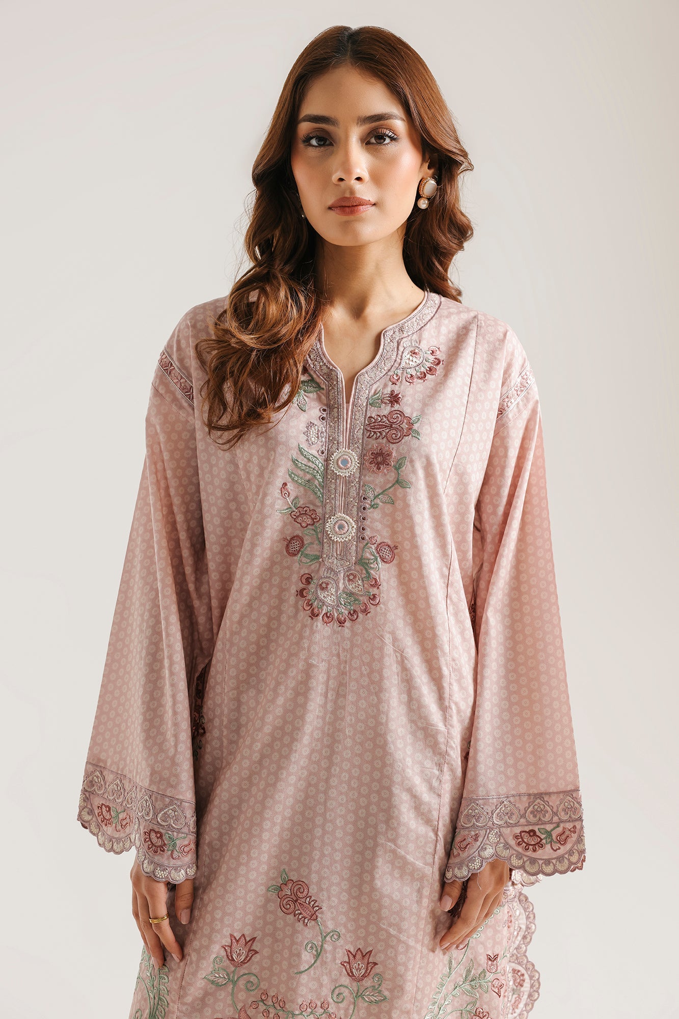 EMBROIDERED SUIT (E4622/103/329)