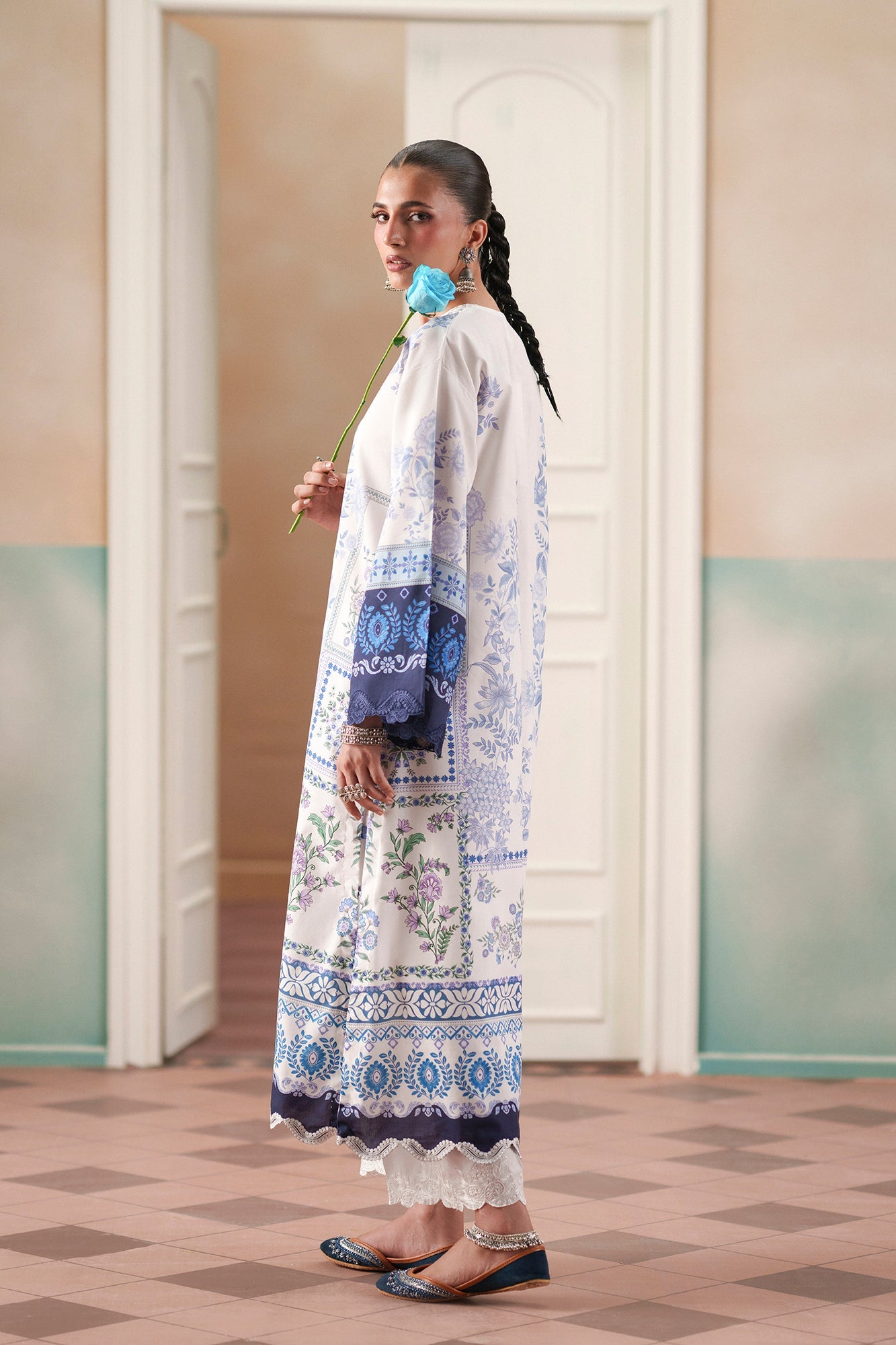 EMBROIDERED SUIT (E4625/103/001)