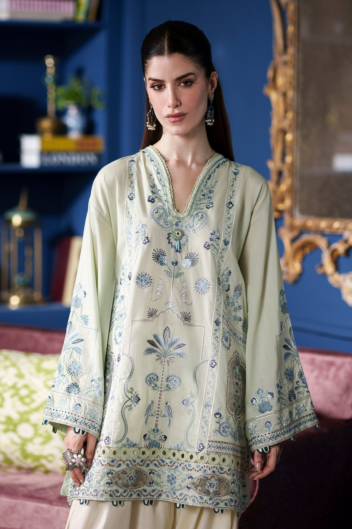 EMBROIDERED SUIT (E4639/103/720)
