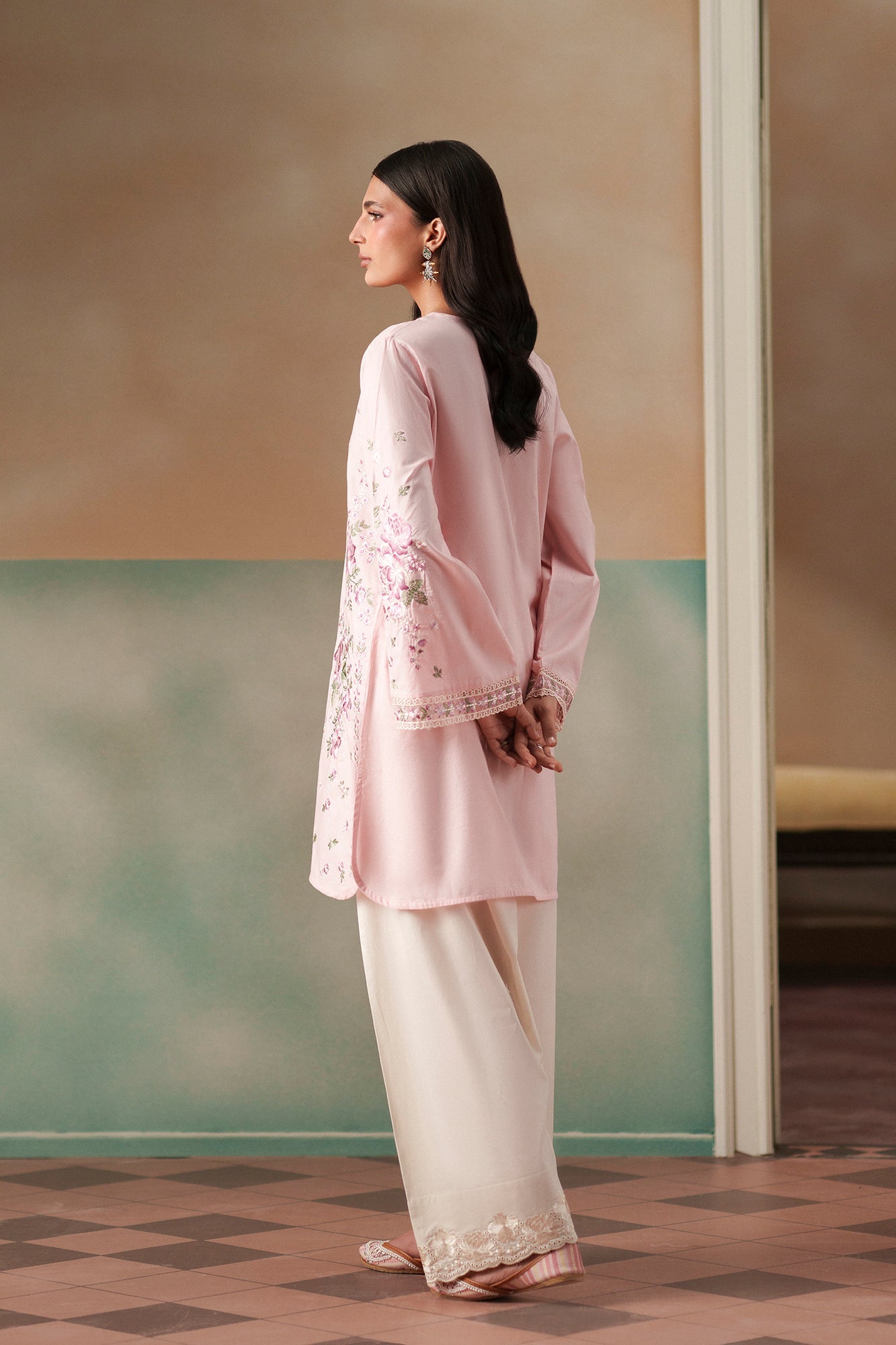 EMBROIDERED SUIT (E4641/103/424)