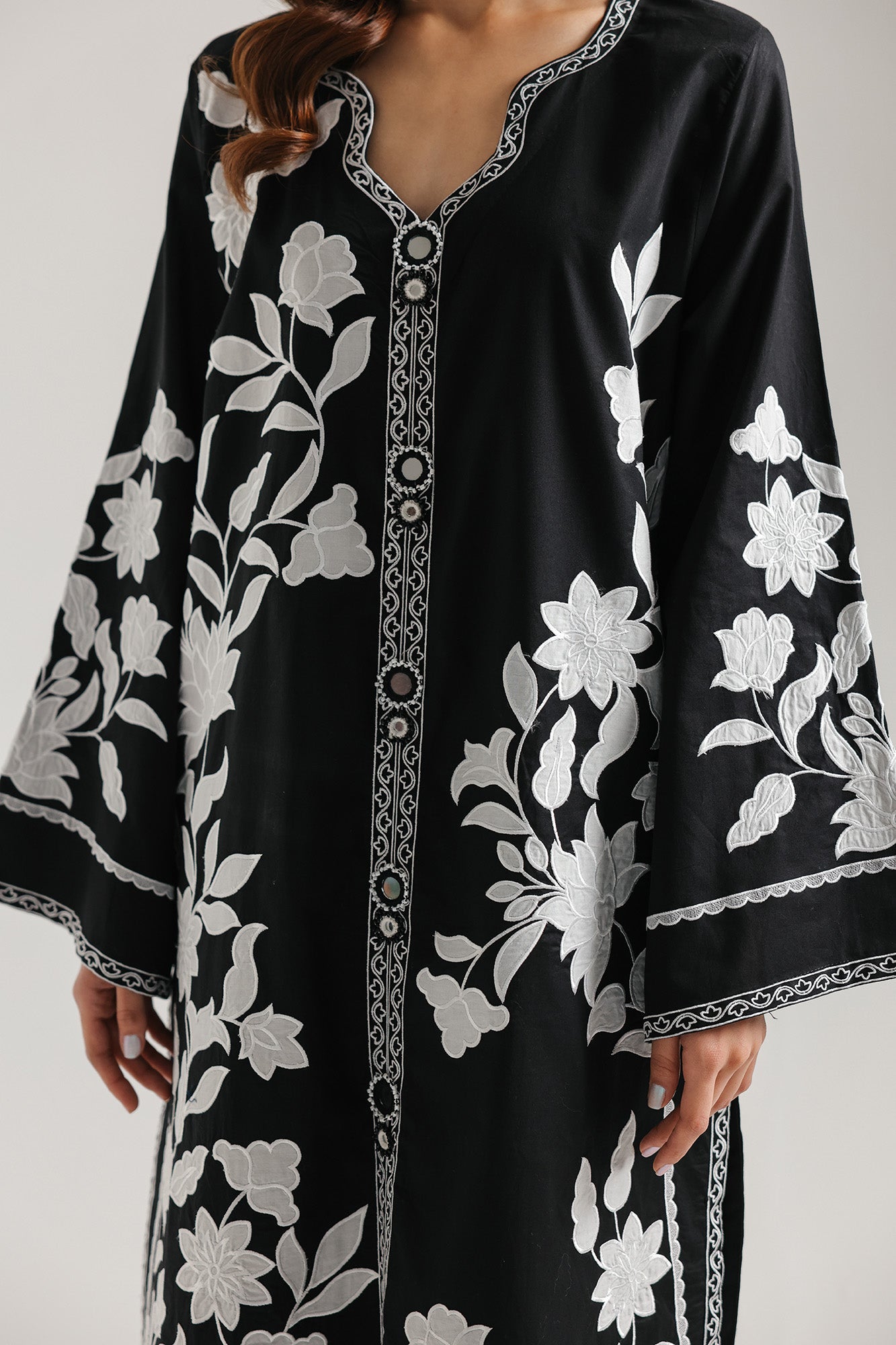 EMBROIDERED SUIT (E4642/103/902)