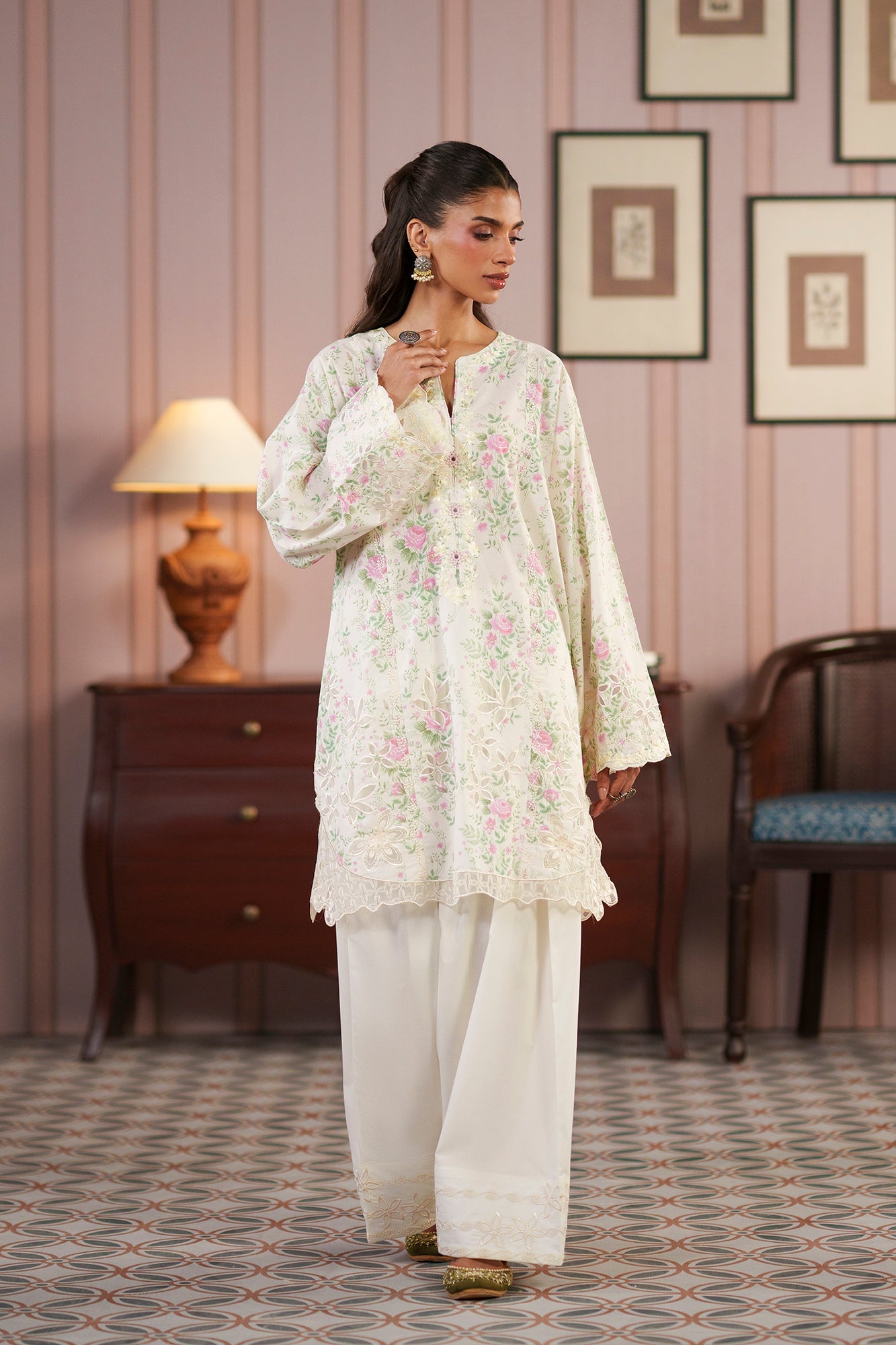 EMBROIDERED SUIT (E4643/103/003)