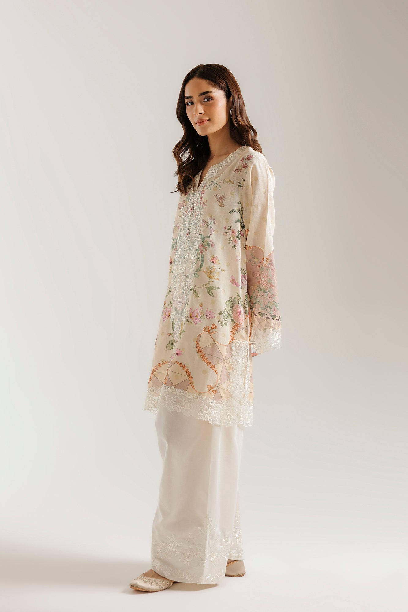 EMBROIDERED SUIT (E4647/103/006)