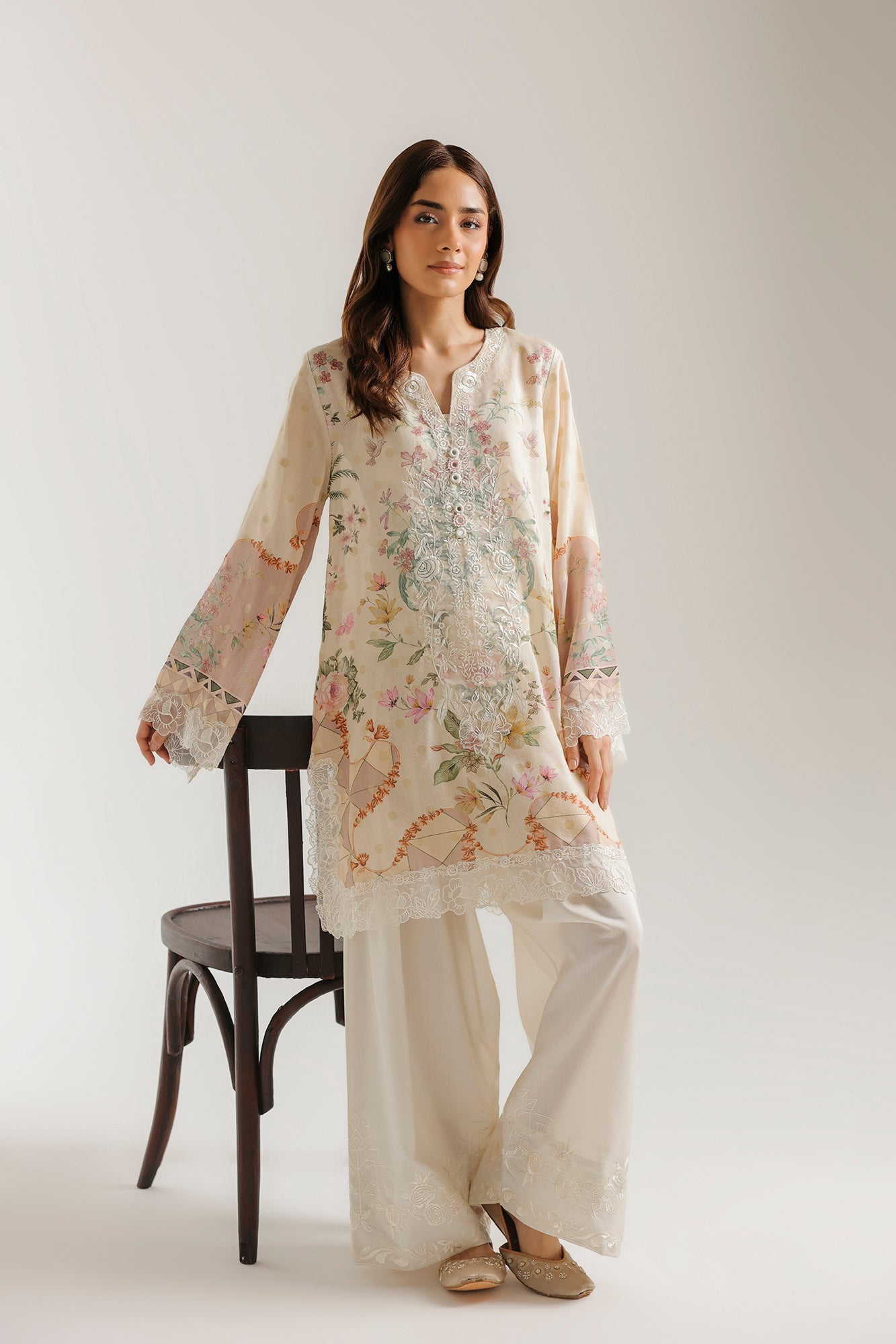 EMBROIDERED SUIT (E4647/103/006)