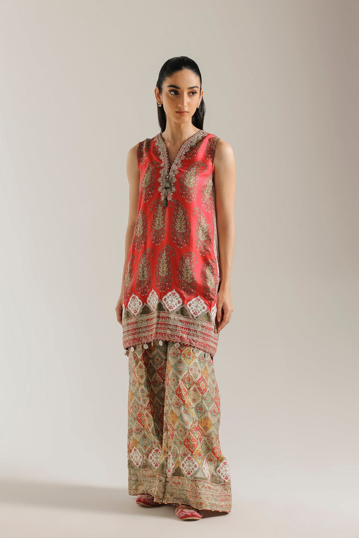 EMBROIDERED SUIT (E4700/103/406)