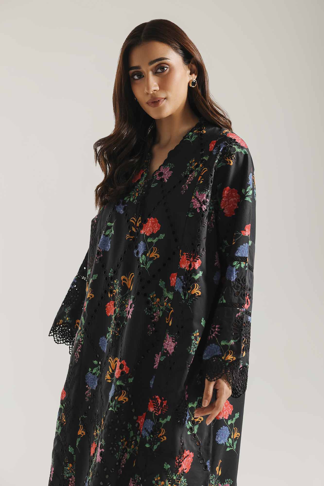 EMBROIDERED SUIT (E4714/103/901)