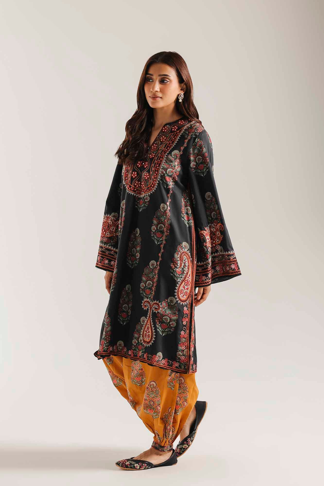 EMBROIDERED SUIT (E4719/103/901)