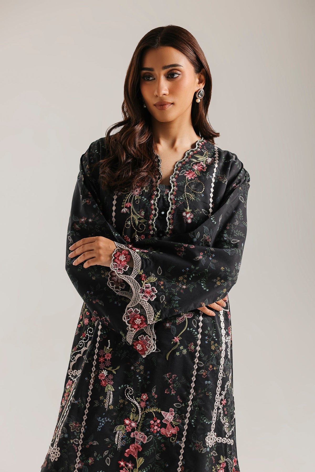 EMBROIDERED SUIT (E4721/103/902)