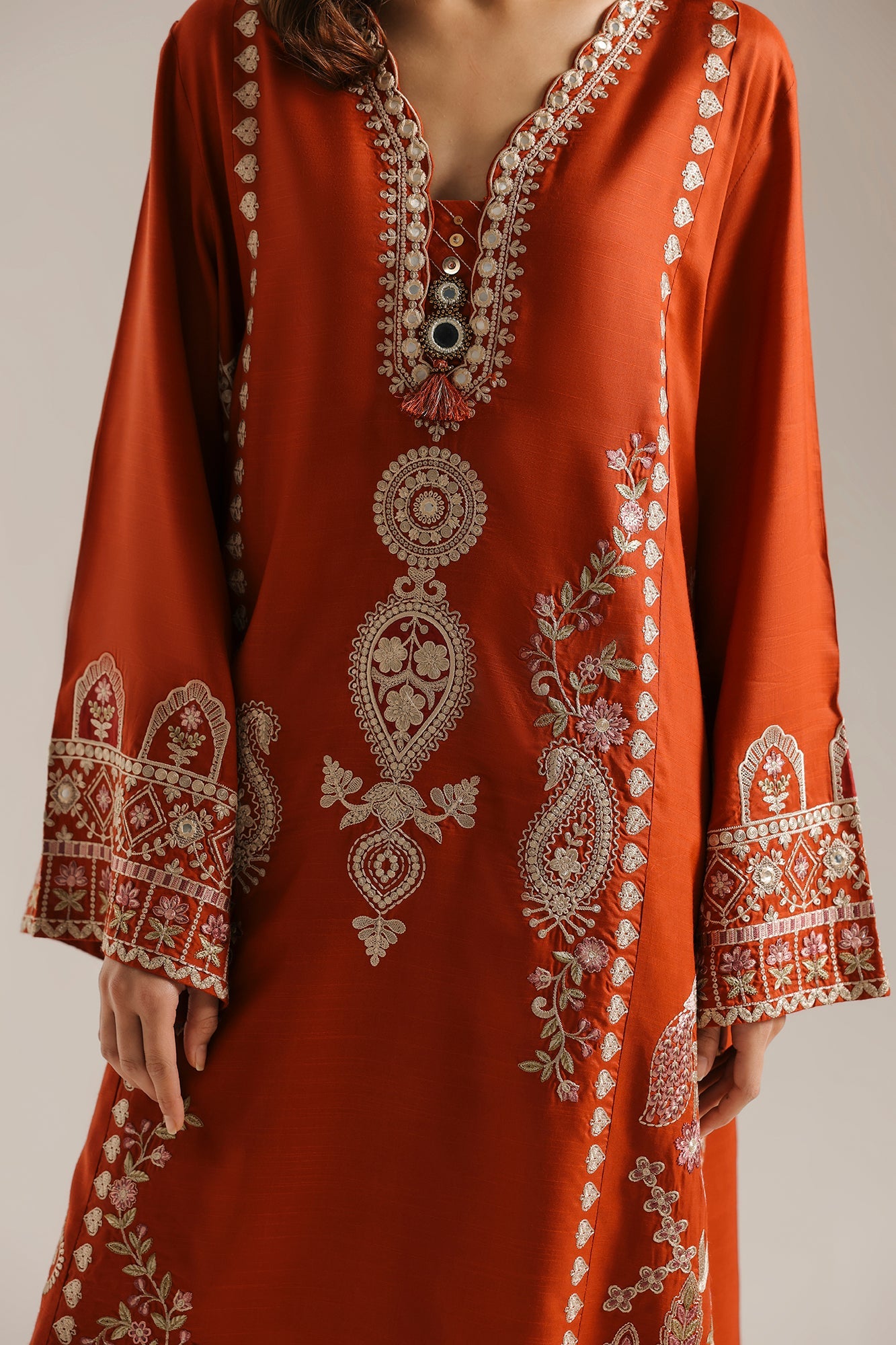 EMBROIDERED SUIT (E4728-103-320)