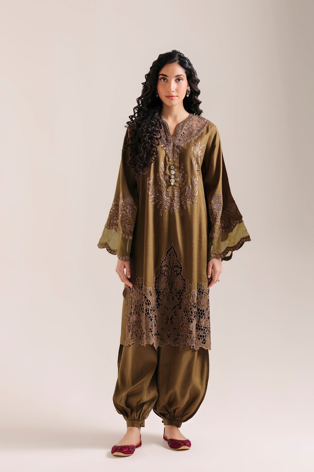 EMBROIDERED SUIT (E4732-103-121)