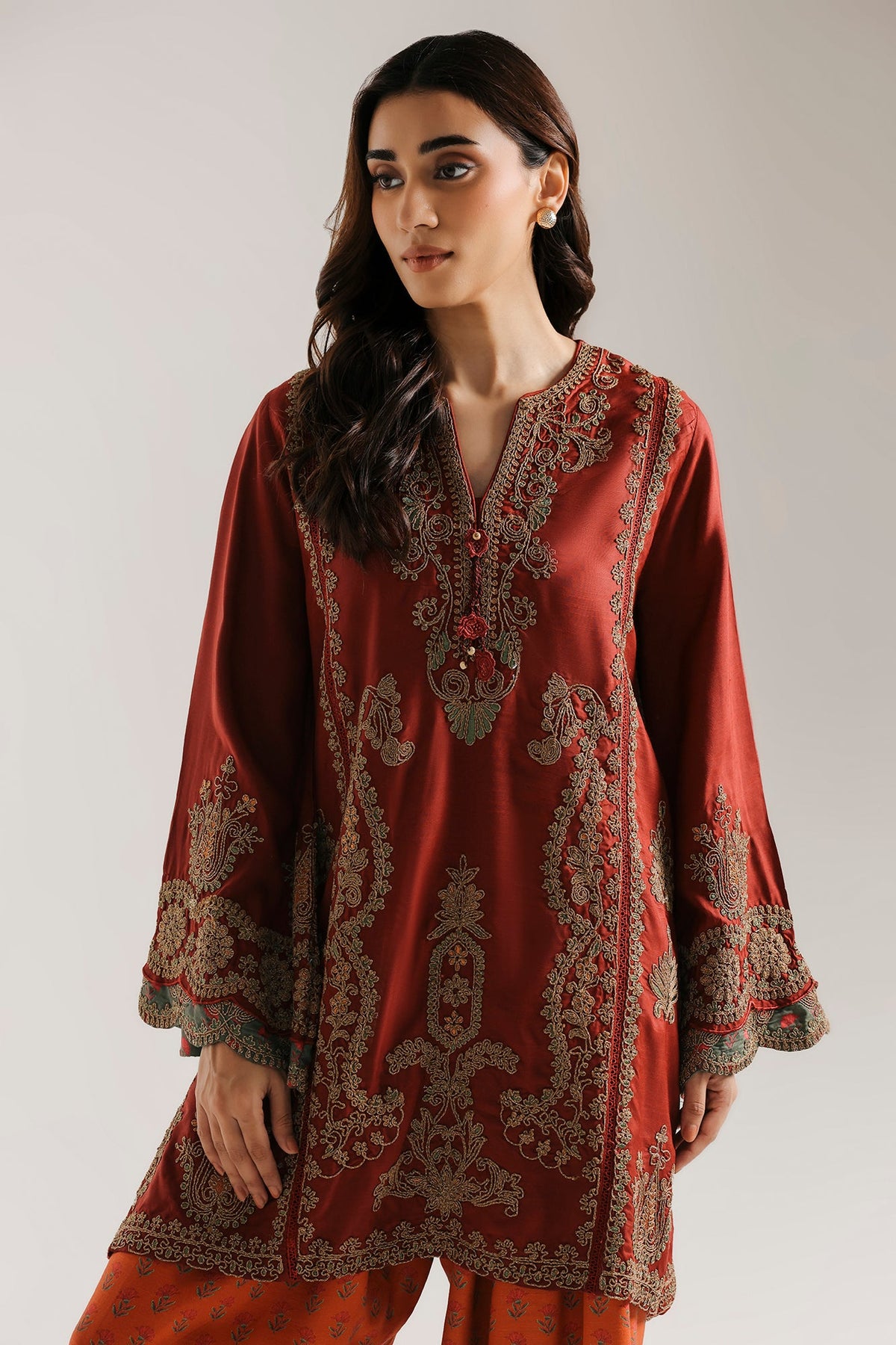 EMBROIDERED SUIT (E4739/103/304)