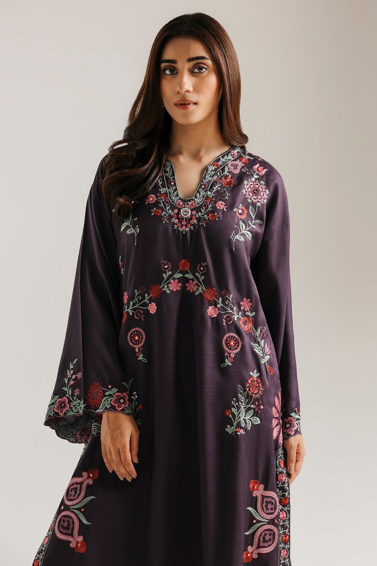 EMBROIDERED SUIT (E4742/103/503)