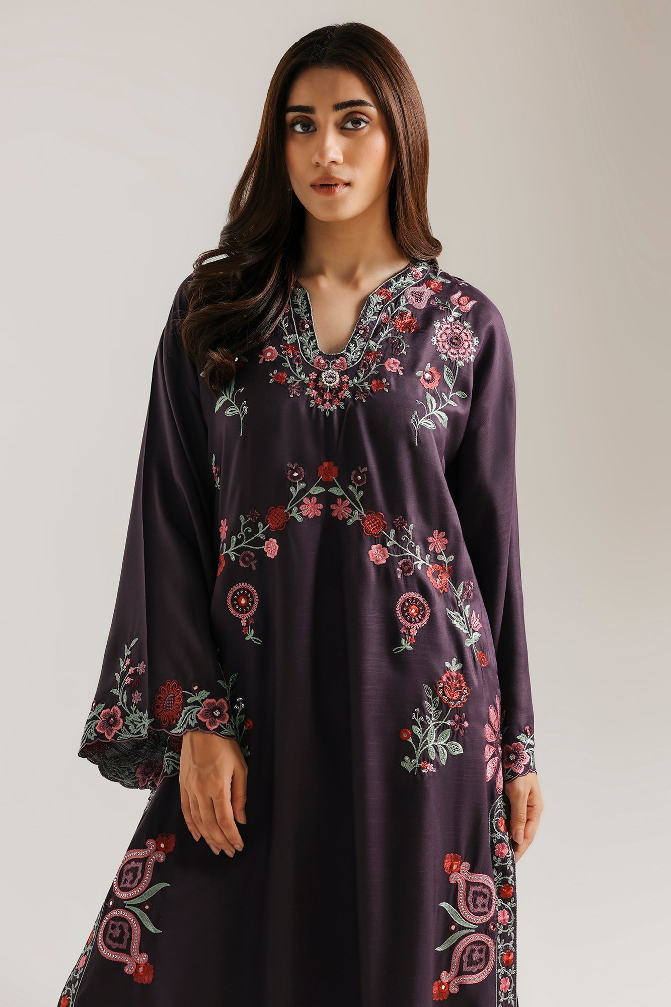 EMBROIDERED SUIT (E4742/103/503)
