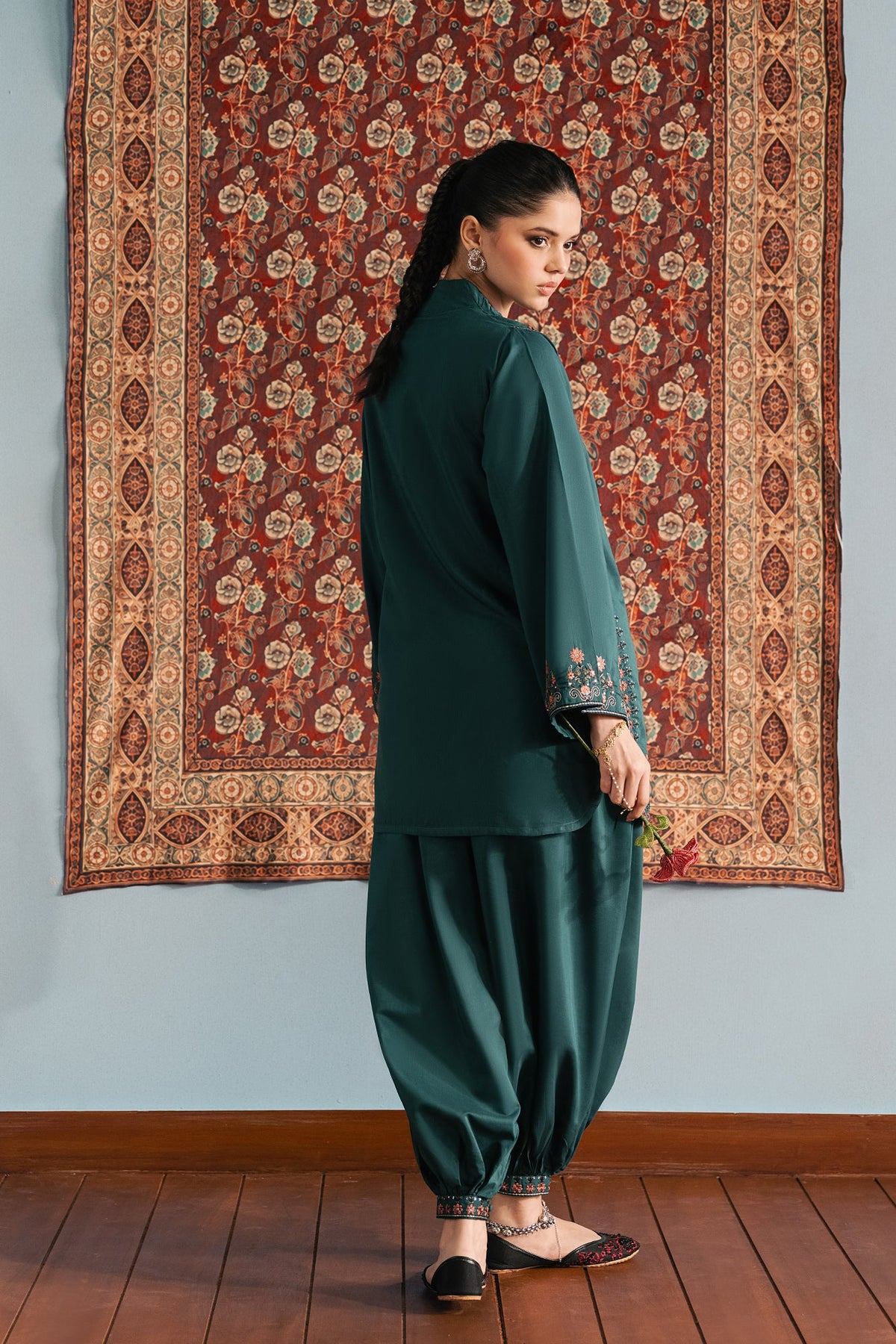 EMBROIDERED SUIT (E4747-103-706)