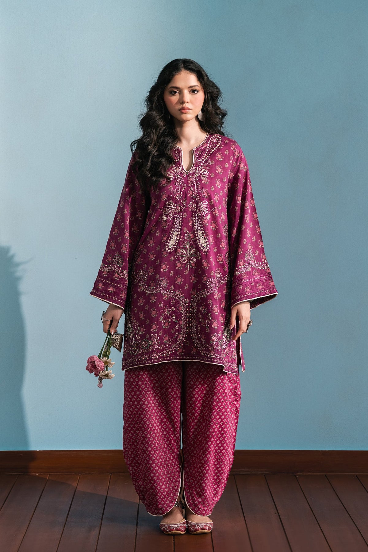 EMBROIDERED SUIT (E4749-103-522)