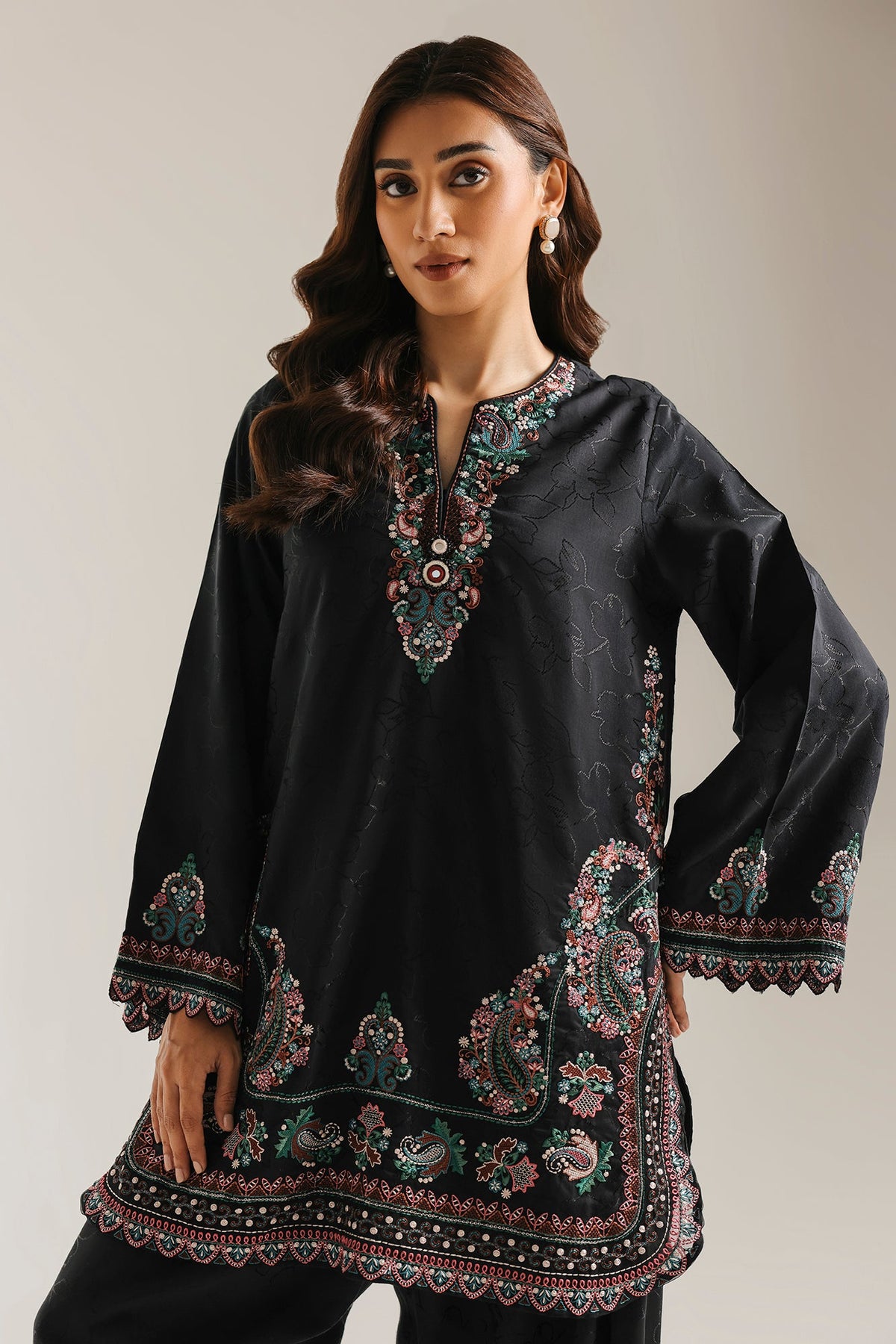 EMBROIDERED SUIT (E4754-103-901)
