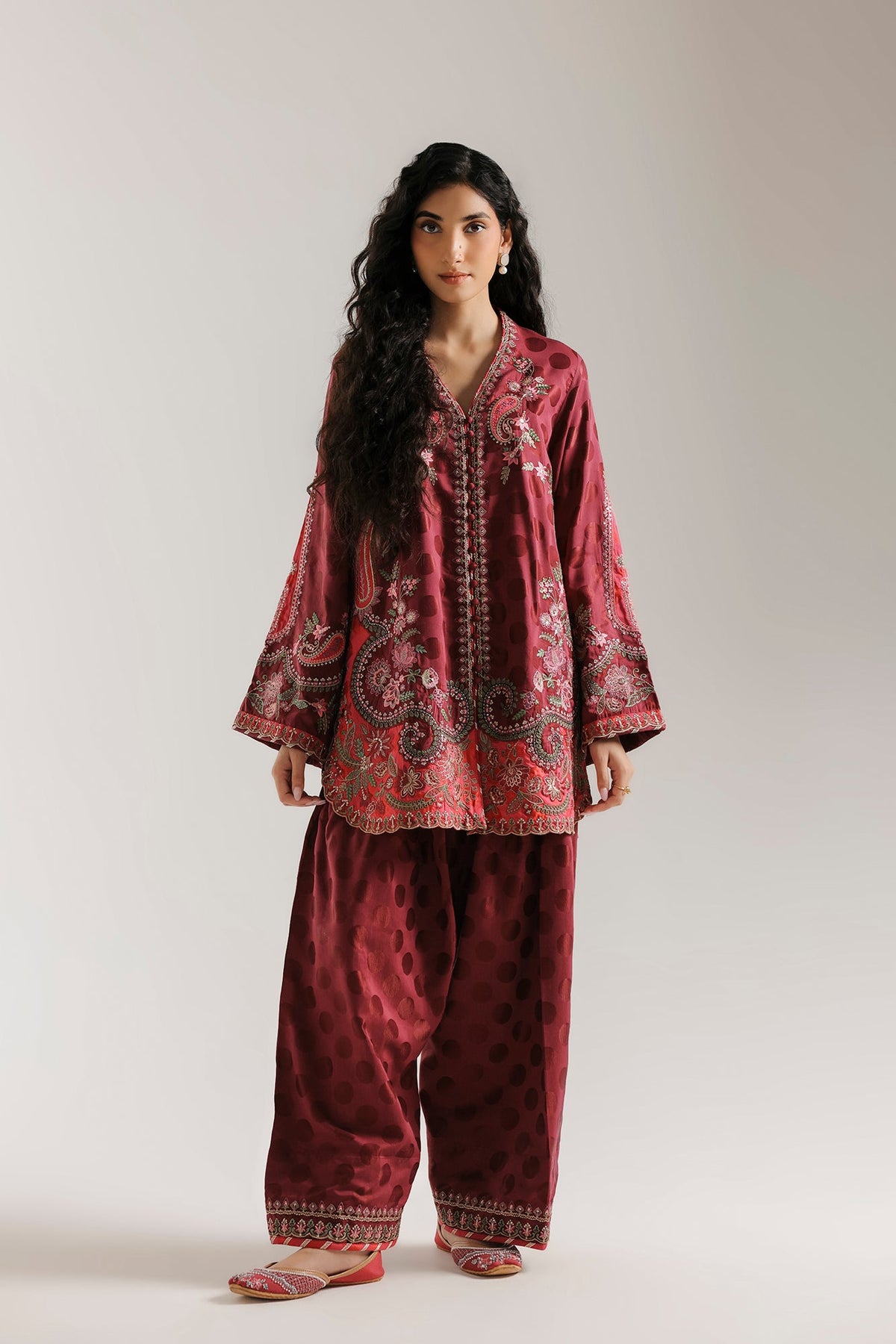 EMBROIDERED SUIT (E4758-103-306)