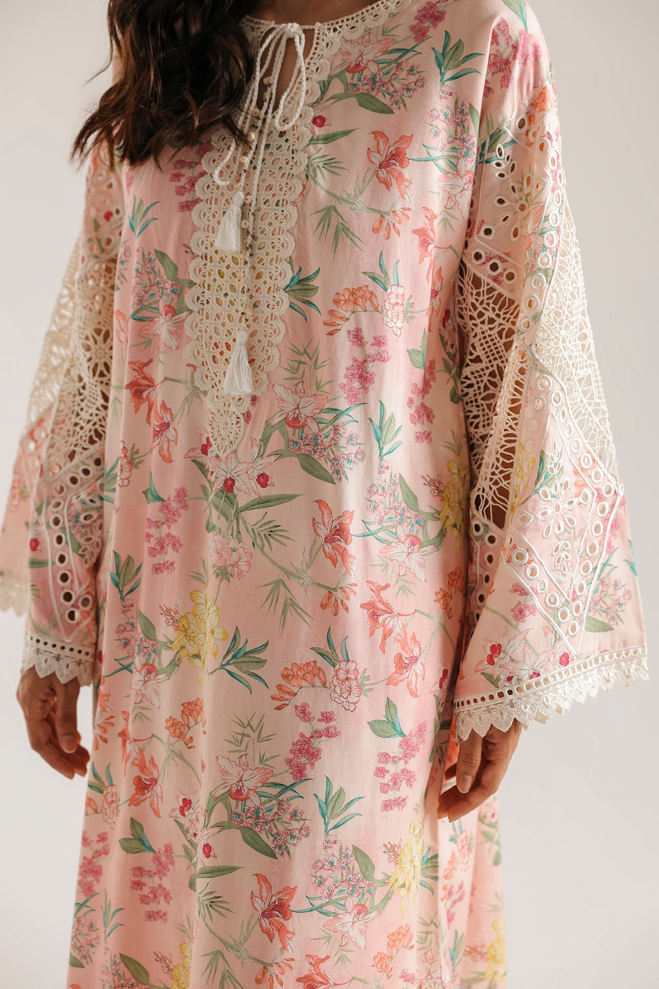 EMBROIDERED SUIT (E4762/103/315)