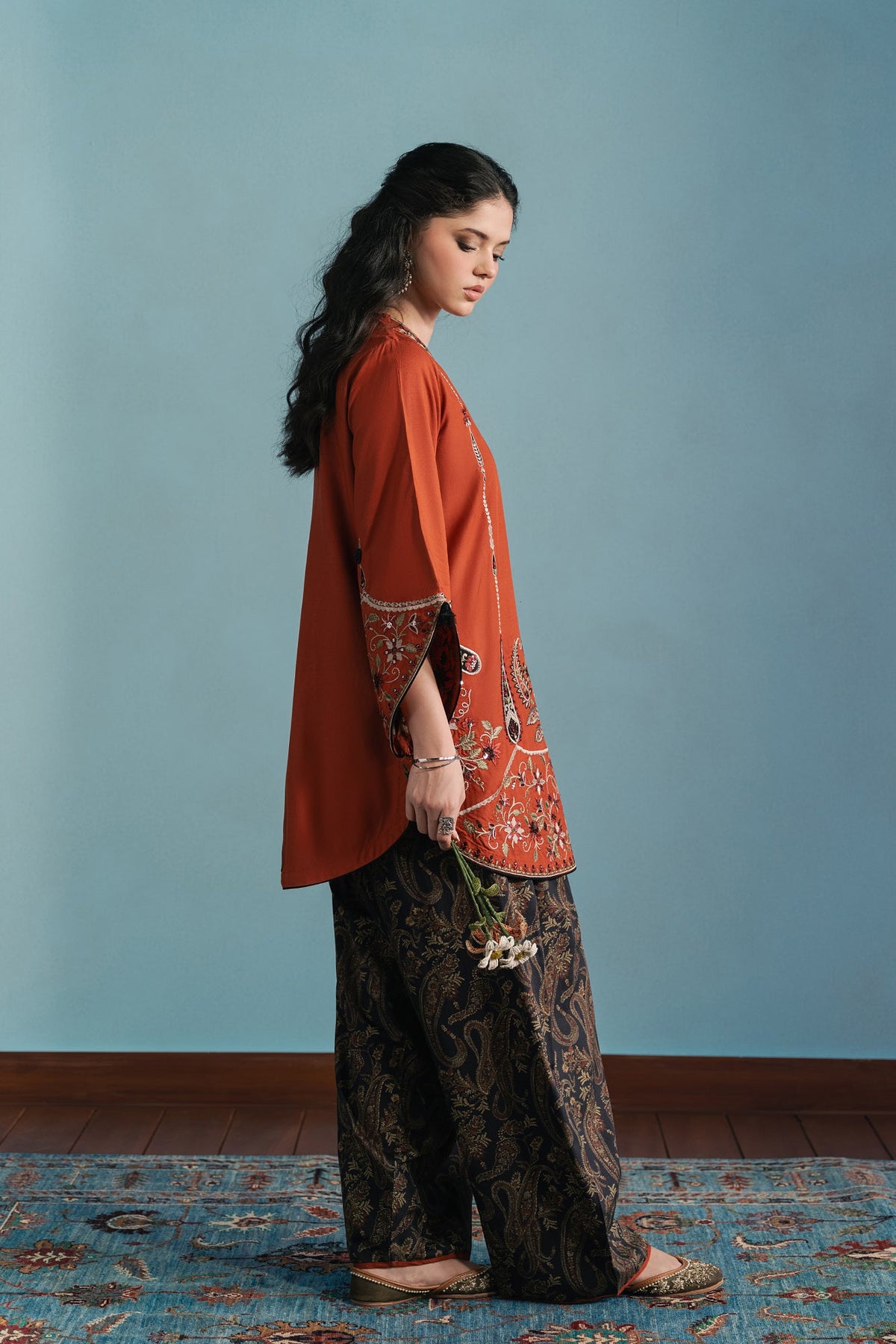 EMBROIDERED SUIT (E4766-103-205)