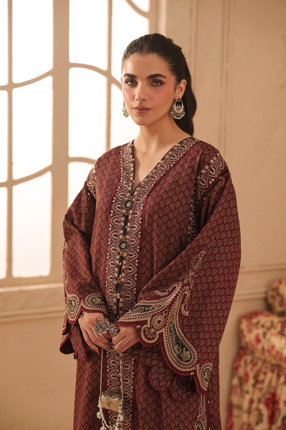EMBROIDERED SUIT (E4772-103-304)