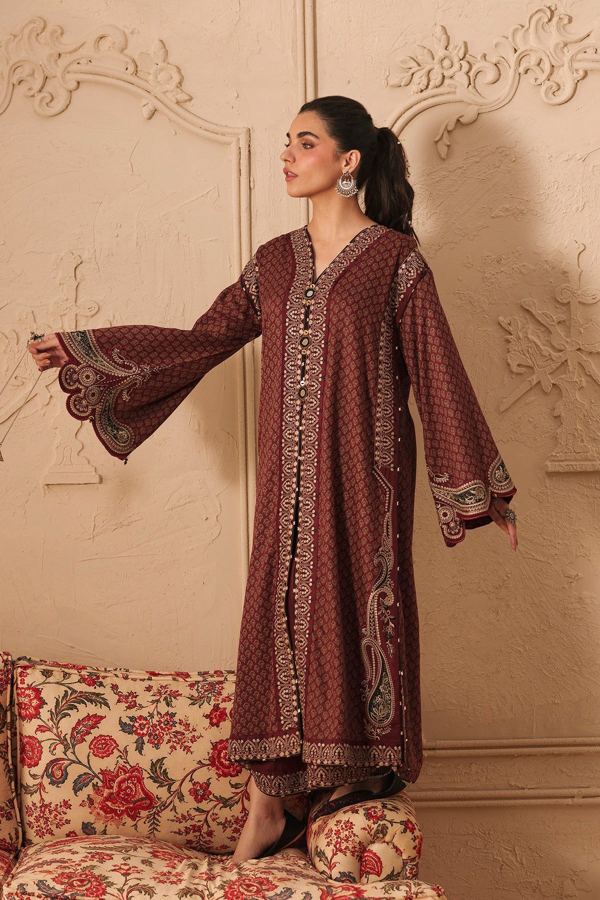 EMBROIDERED SUIT (E4772-103-304)