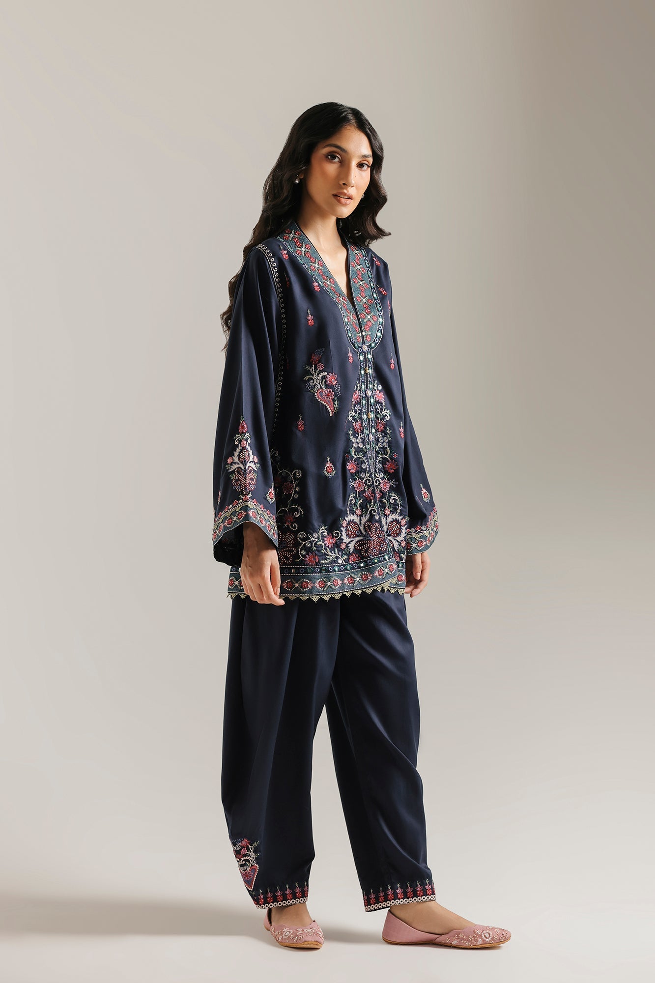 EMBROIDERED SUIT (E4776-103-620)