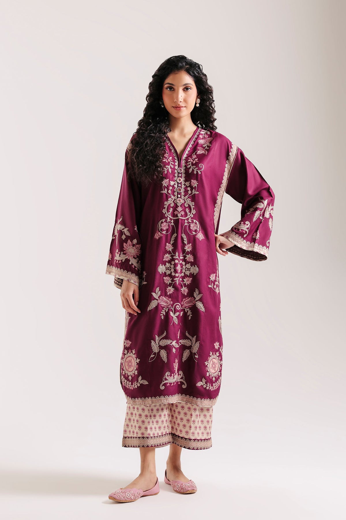 EMBROIDERED SUIT (E4778-103-522)