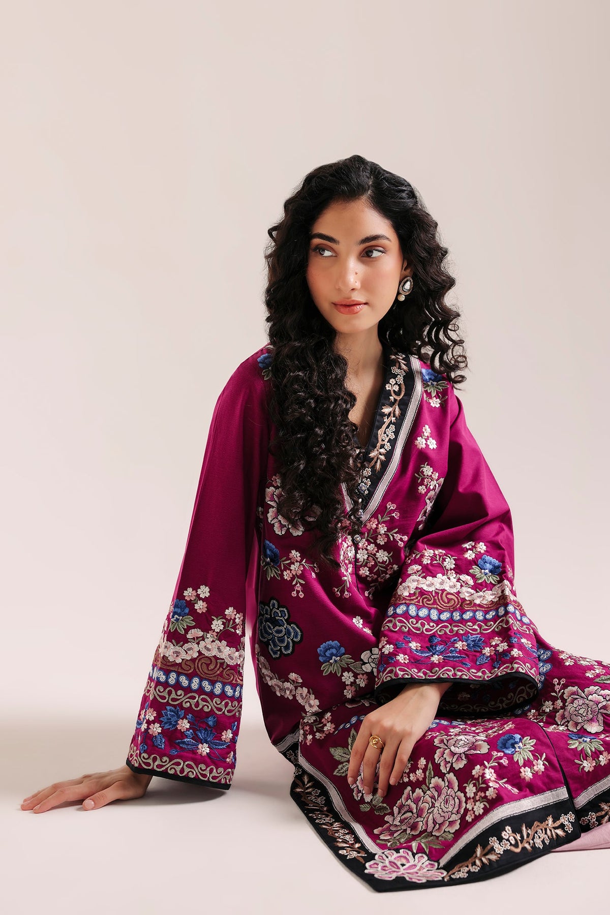 EMBROIDERED SUIT (E4793-103-403)