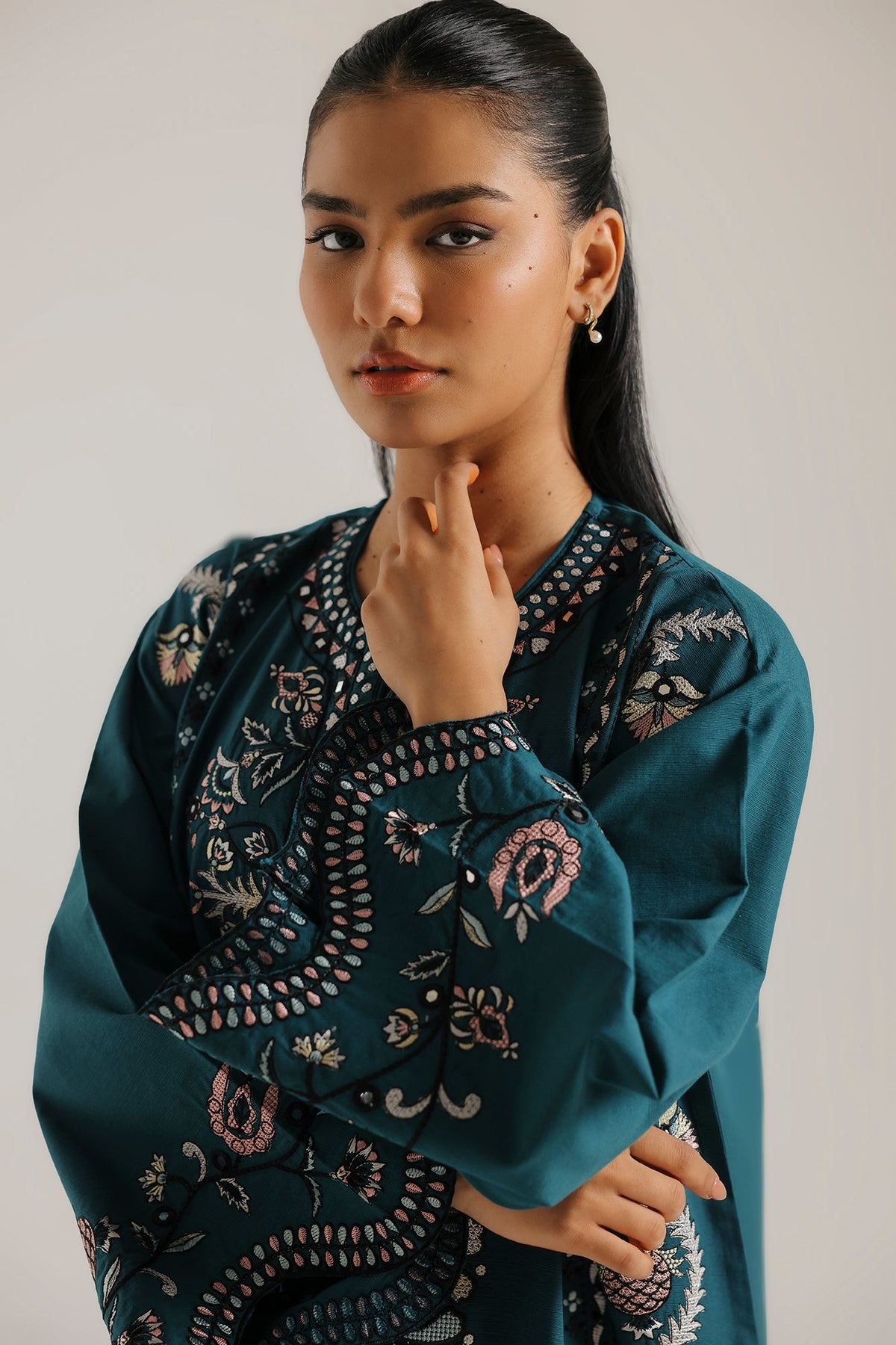 EMBROIDERED SUIT (E4794-103-706)
