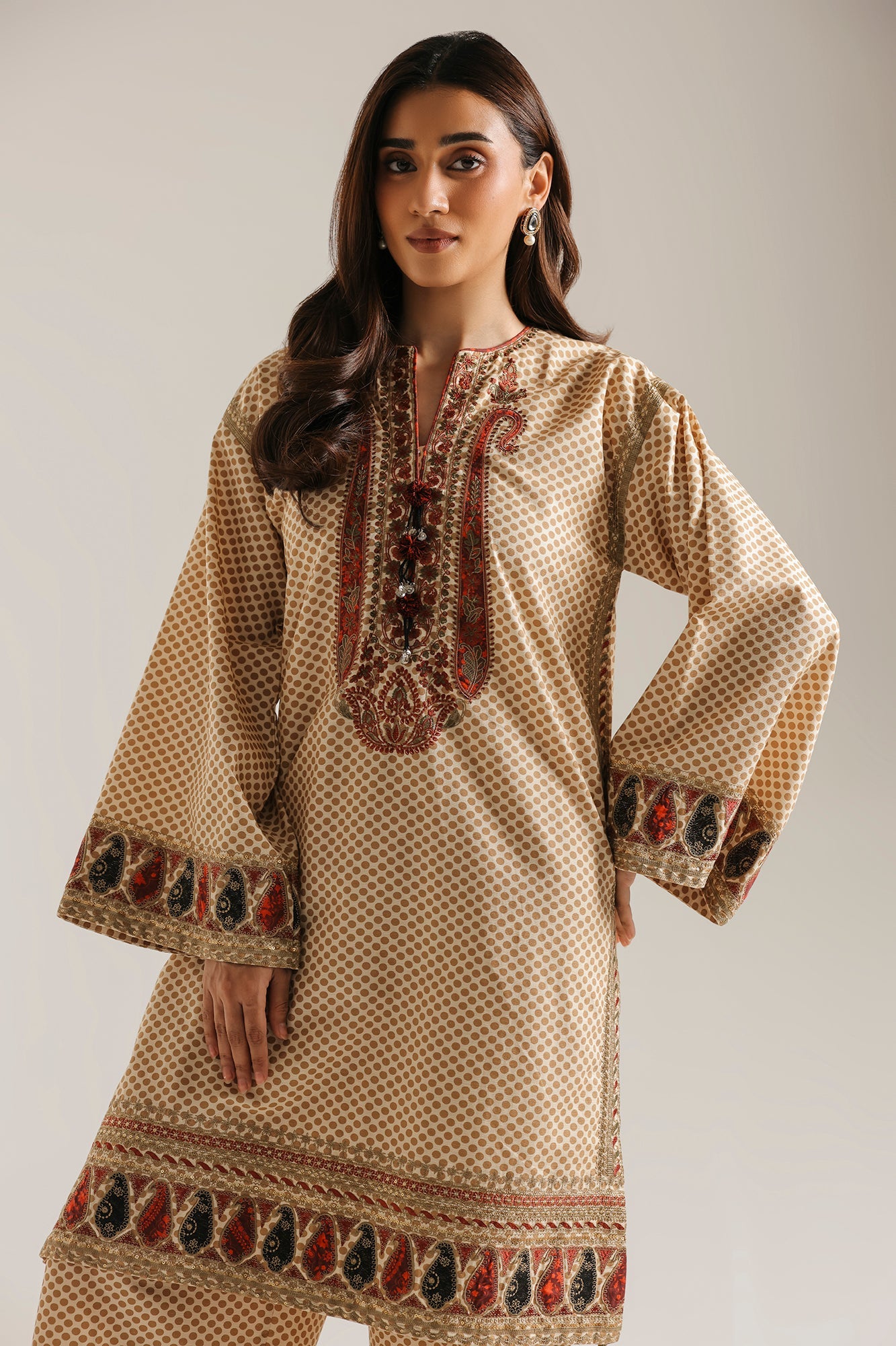 EMBROIDERED SUIT (E4796-103-226)