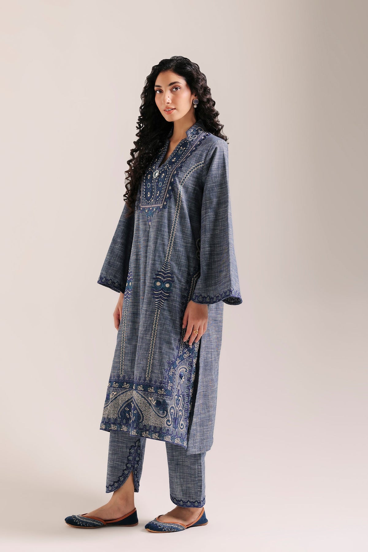 EMBROIDERED SUIT (E4800-103-620)