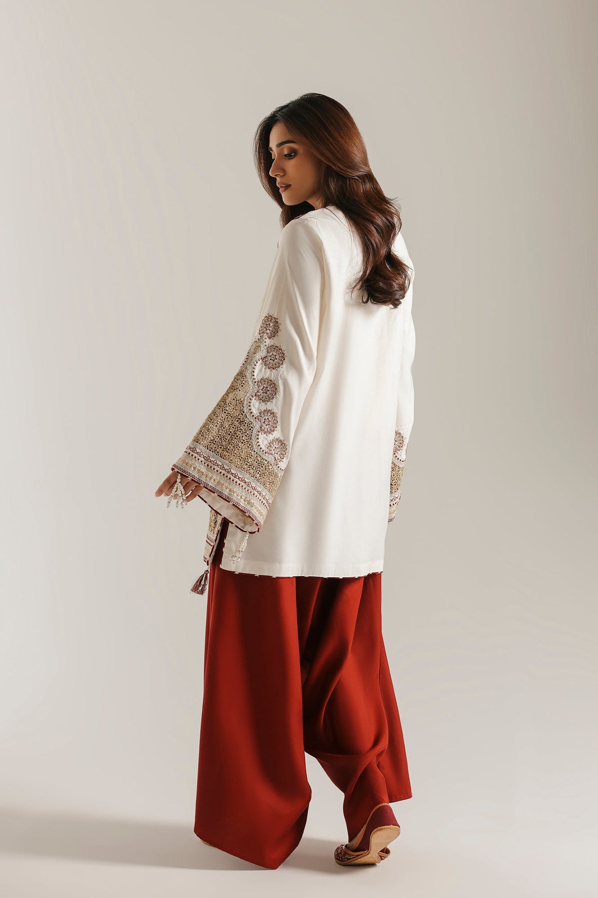 EMBROIDERED SUIT (E4813-103-003)