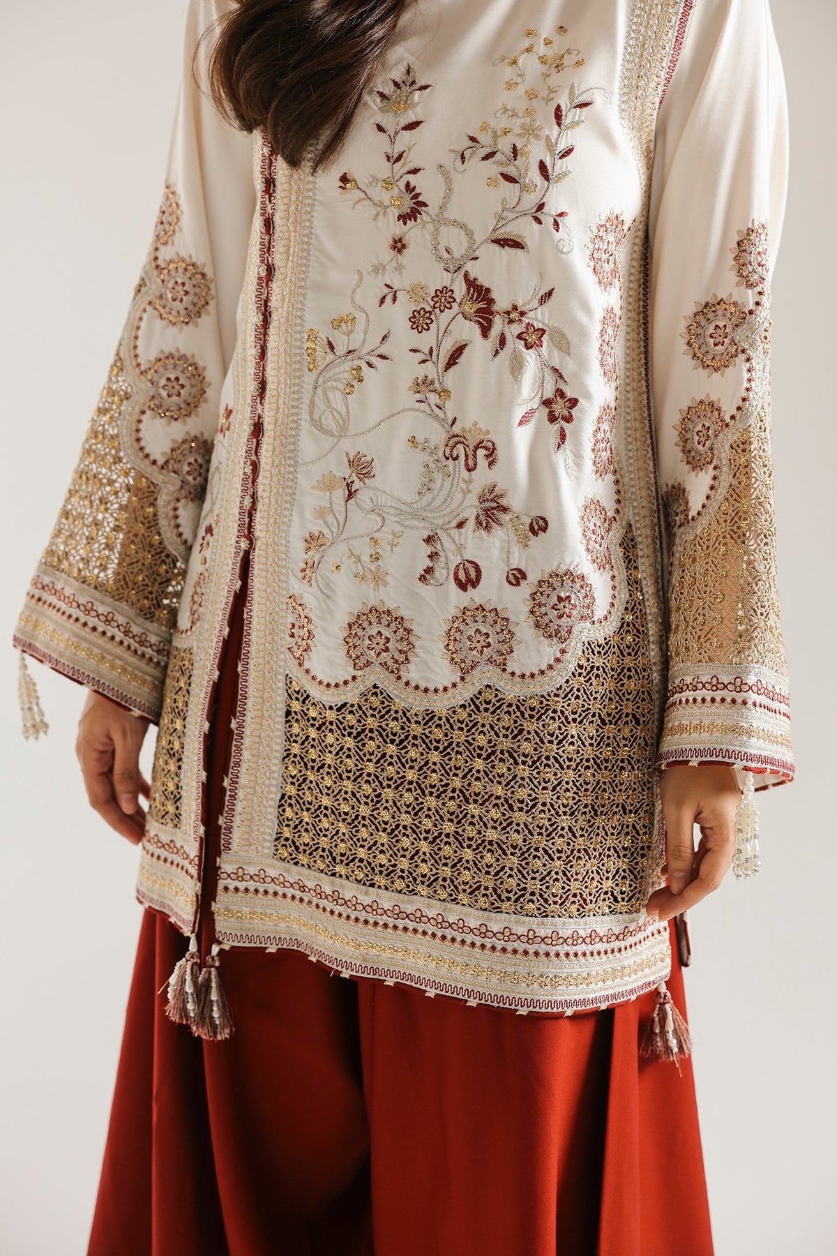 EMBROIDERED SUIT (E4813-103-003)
